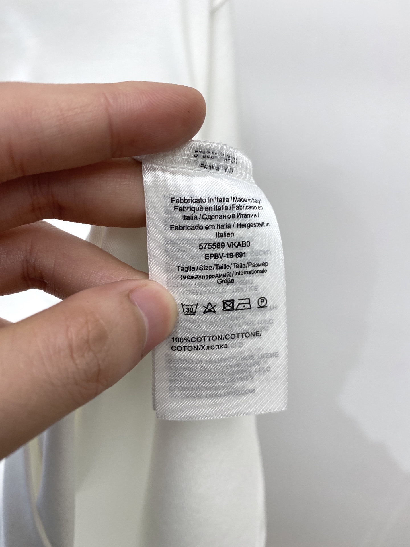 BV、2026新品短袖T恤，帅气时尚，胸前刺绣装饰口袋logo，简约百搭款。面料棉 不仅挺括，保持潮流的