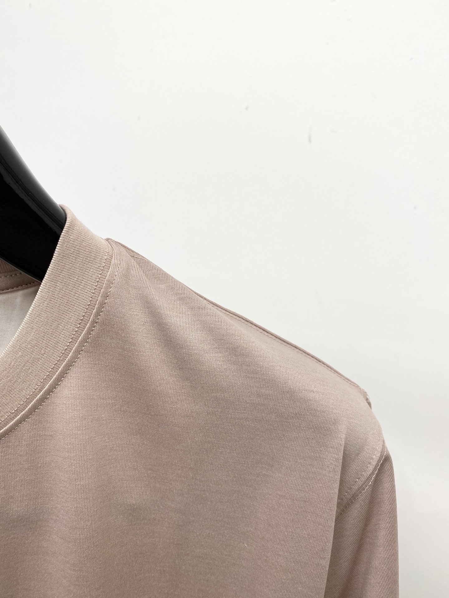 Brunello Cucinelli、2026新品短袖T恤，帅气时尚，胸前顶级印胶字母logo，简约百搭