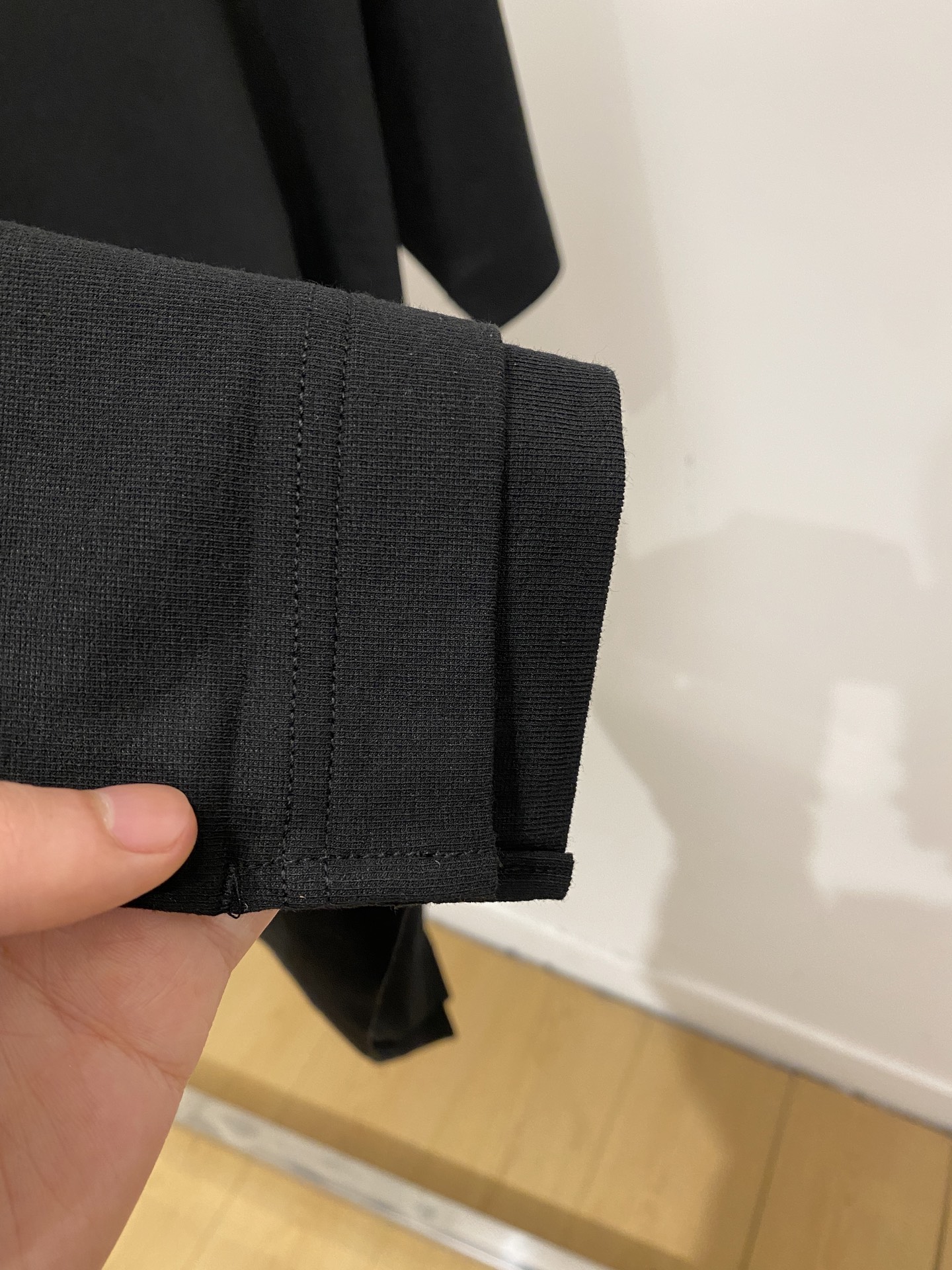 Y-3、2026新品短袖T恤，帅气时尚，胸前顶级印胶字母logo，简约百搭款。面料棉 不仅挺括，保持潮流