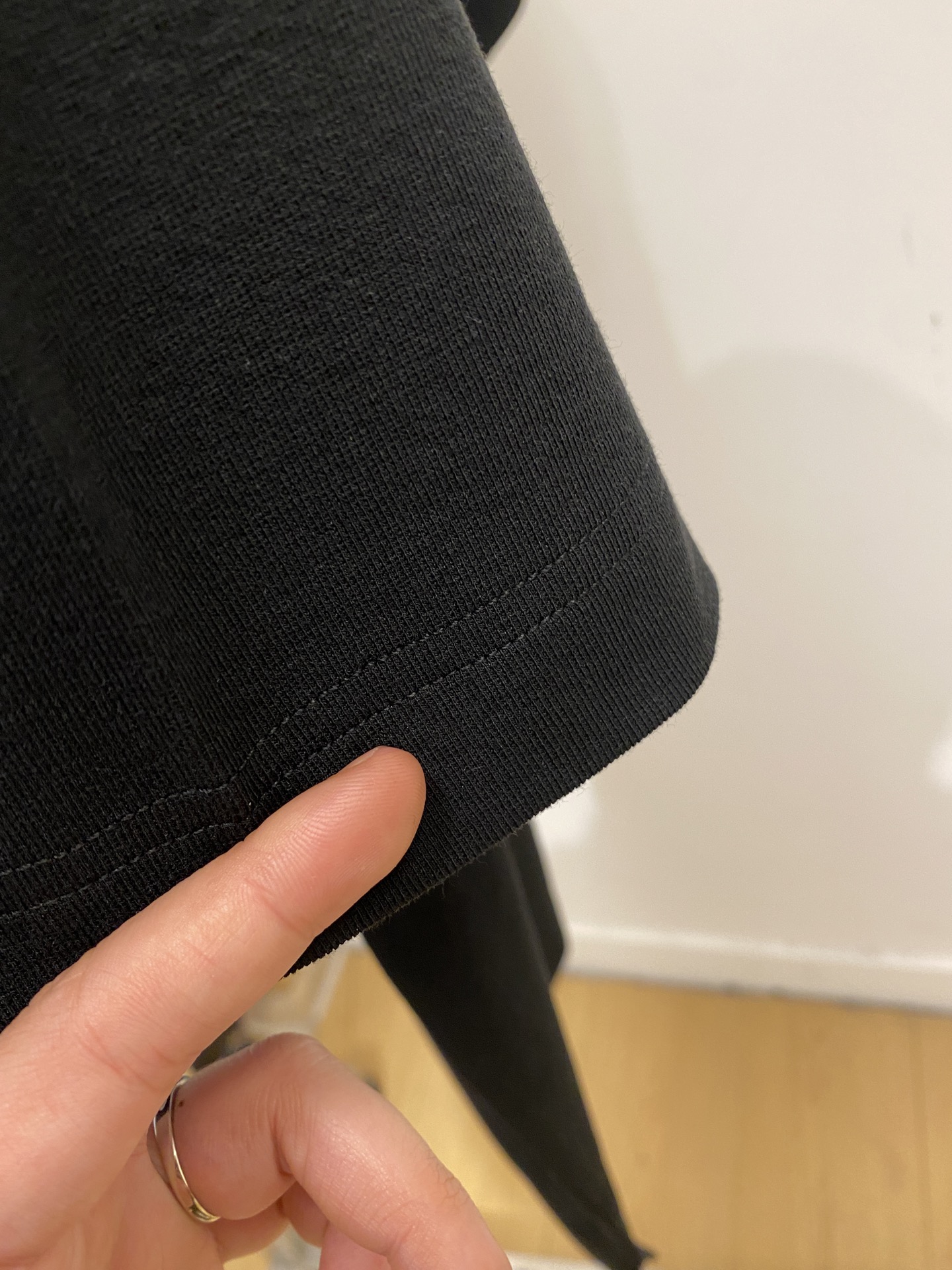 Y-3、2026新品短袖T恤，帅气时尚，胸前顶级印胶字母logo，简约百搭款。面料棉 不仅挺括，保持潮流