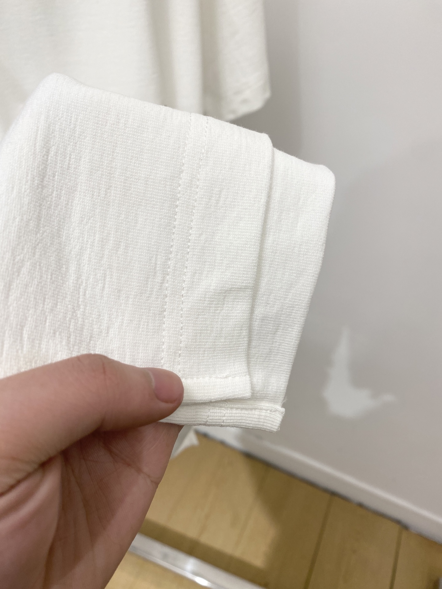 Y-3、2026新品短袖T恤，帅气时尚，胸前顶级印胶字母logo，简约百搭款。面料棉 不仅挺括，保持潮流