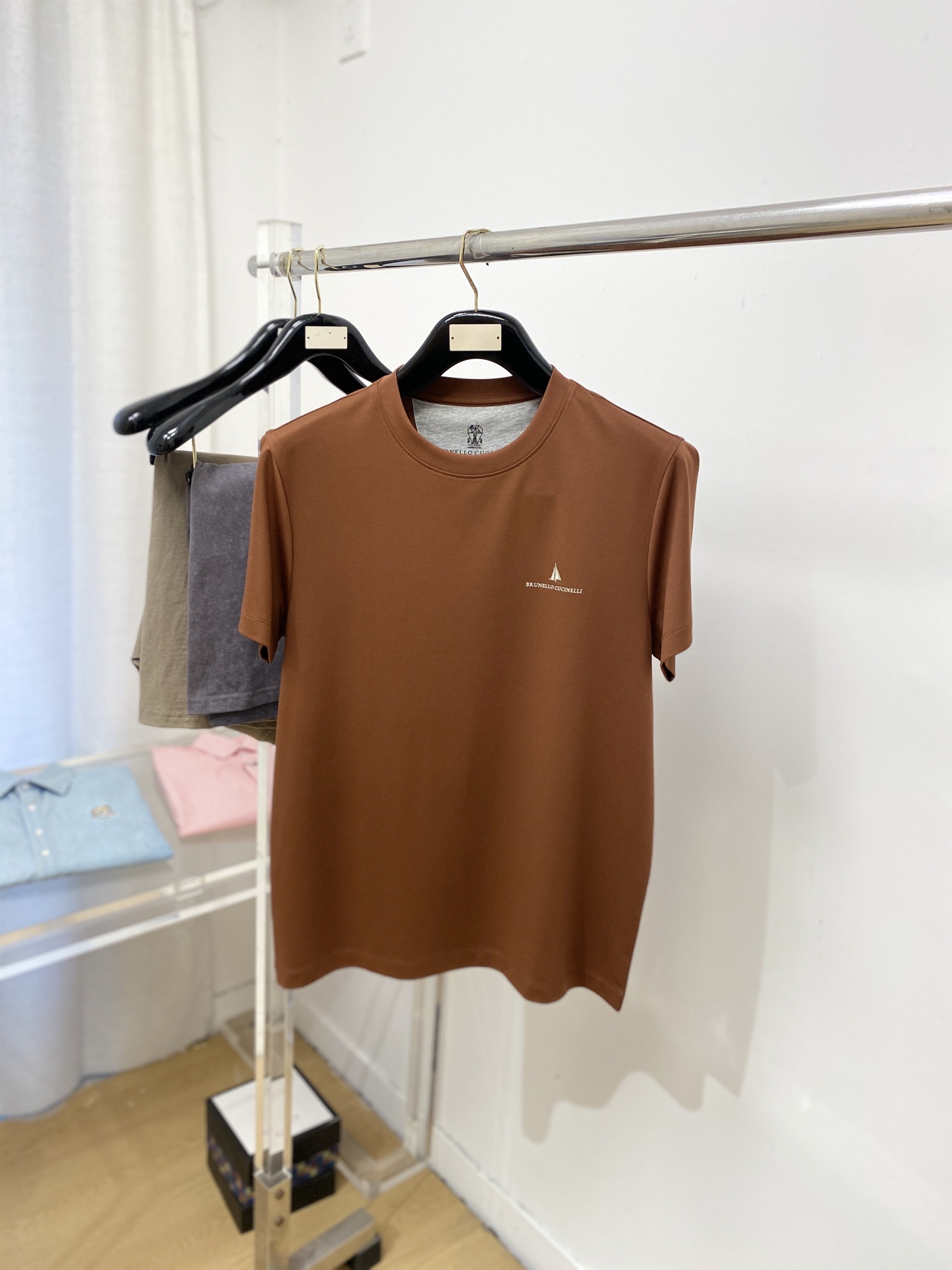 Brunello Cucinelli、2026新品短袖T恤，帅气时尚，胸前顶级刺绣印胶图案字母logo，