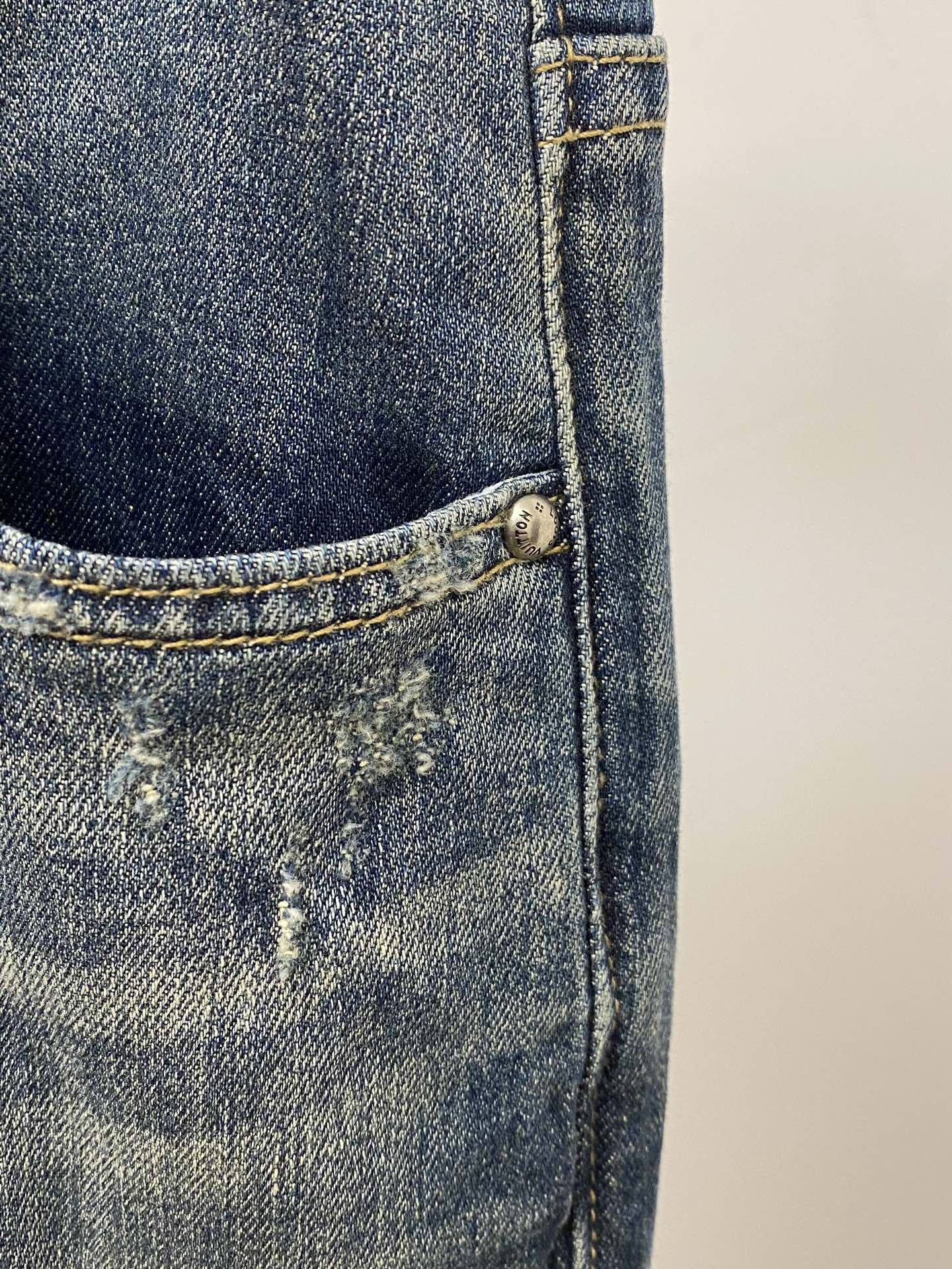 LV、2026最新品，专柜同步有售，原单狠货，水洗休闲牛仔裤，进口原版水洗弹力面料，舒适有弹性，原版五金