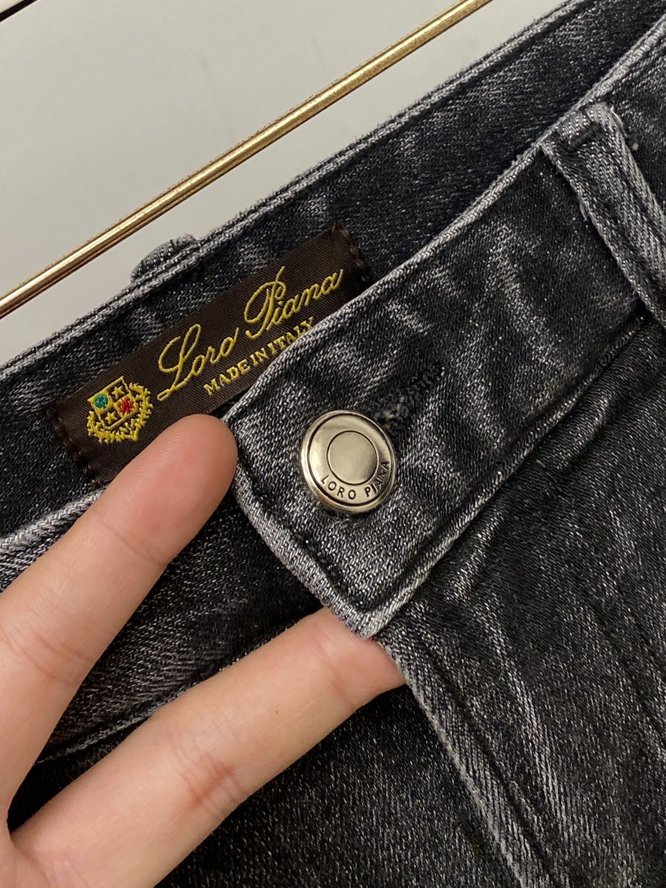 Loro Piana、2026最新品，专柜同步有售，原单狠货，水洗休闲牛仔裤，进口原版水洗弹力面料，舒适