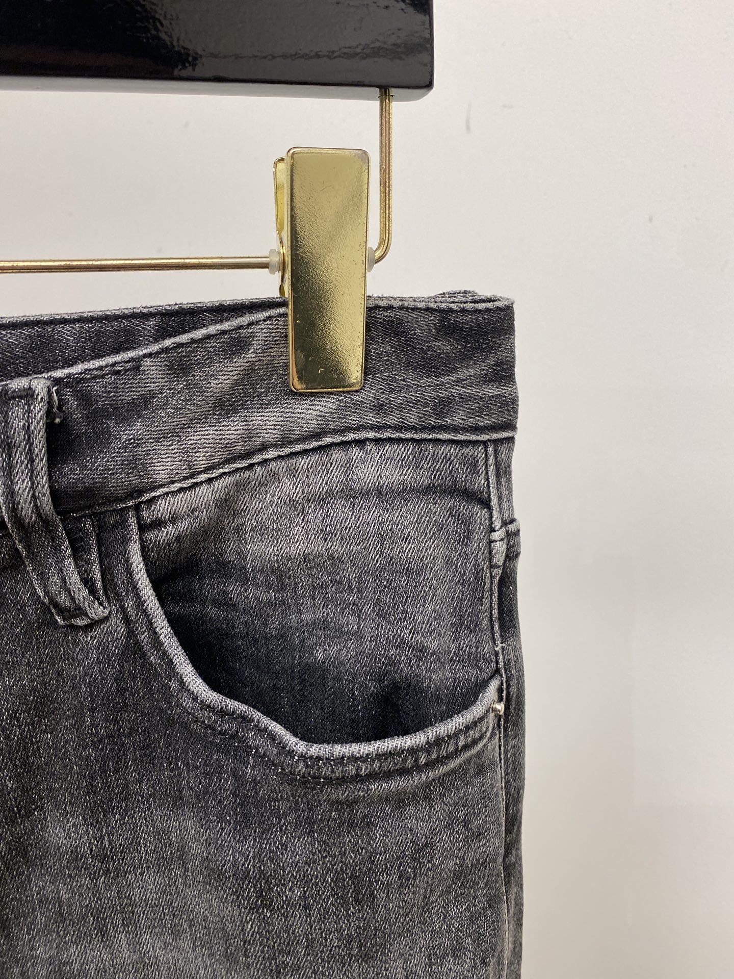 Loro Piana、2026最新品，专柜同步有售，原单狠货，水洗休闲牛仔裤，进口原版水洗弹力面料，舒适