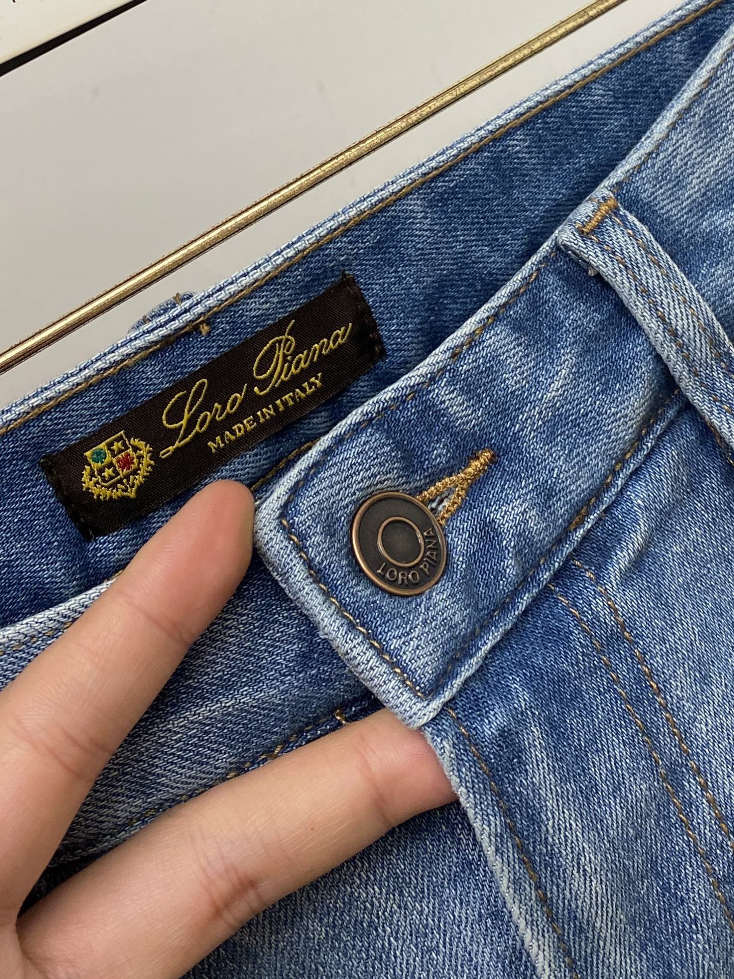 Loro Piana、2026最新品，专柜同步有售，原单狠货，水洗休闲牛仔裤，进口原版水洗弹力面料，舒适