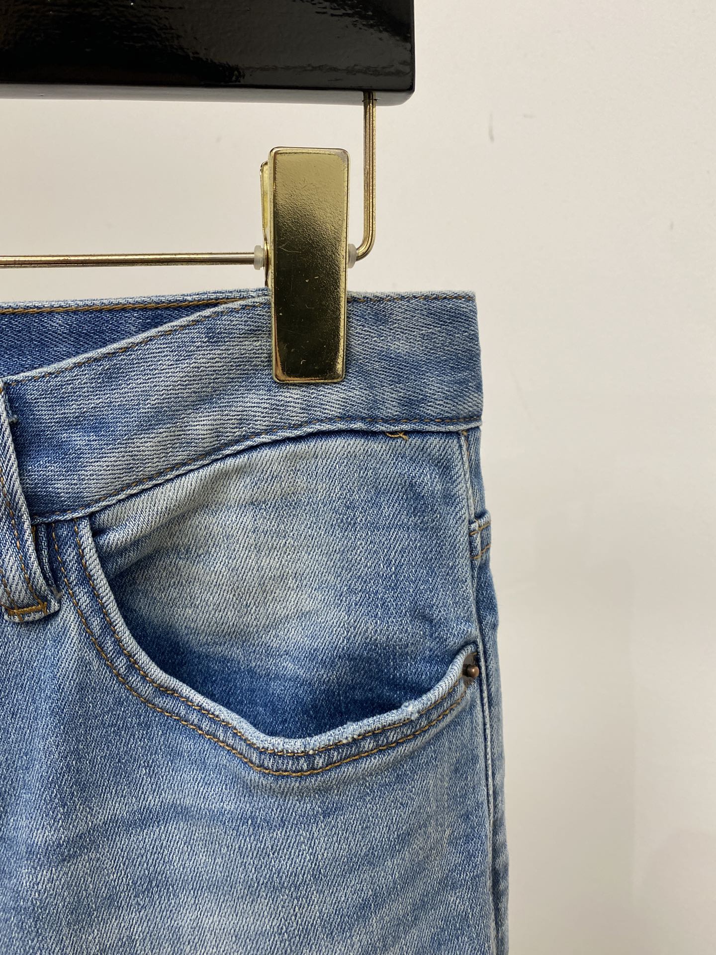 Loro Piana、2026最新品，专柜同步有售，原单狠货，水洗休闲牛仔裤，进口原版水洗弹力面料，舒适