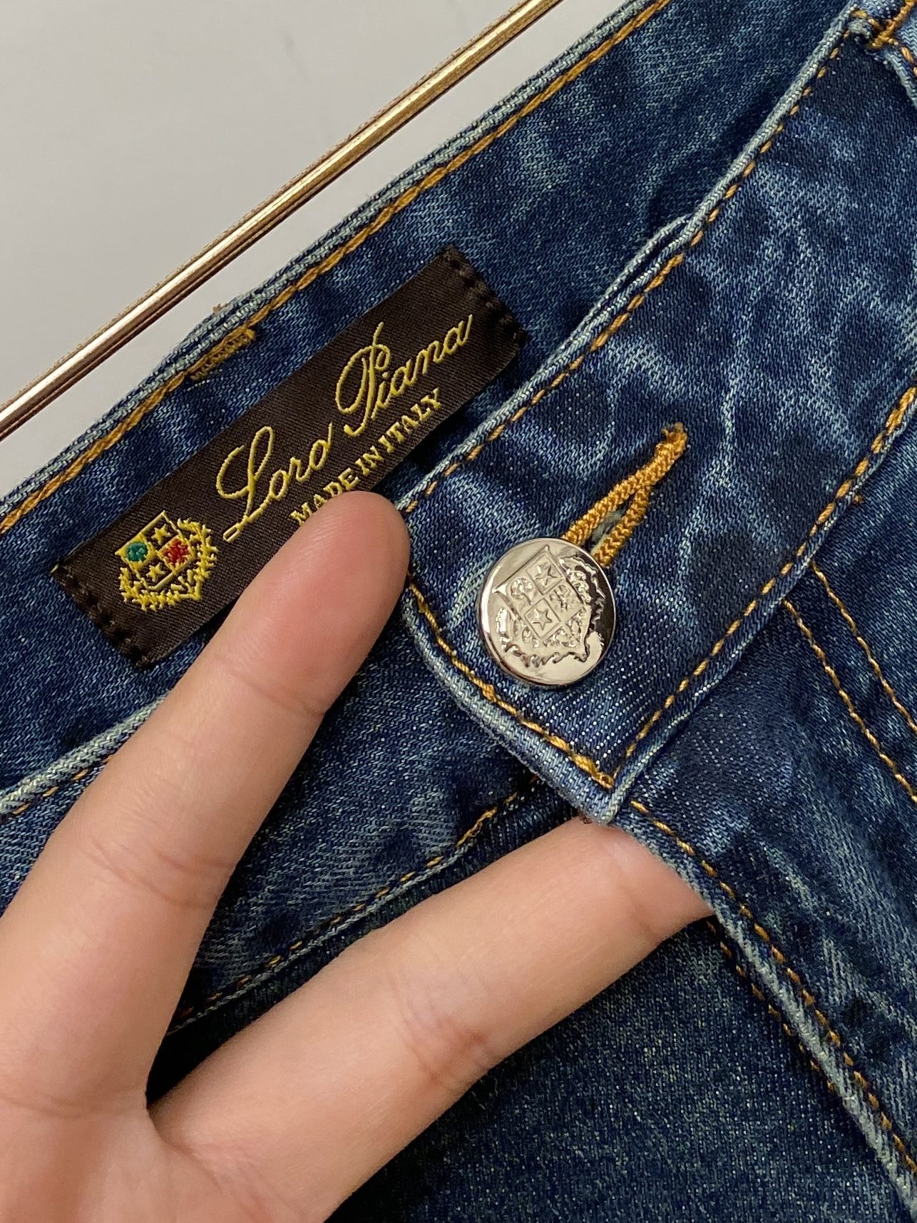 Loro Piana、2026最新品，专柜同步有售，原单狠货，水洗休闲牛仔裤，进口原版水洗弹力面料，舒适