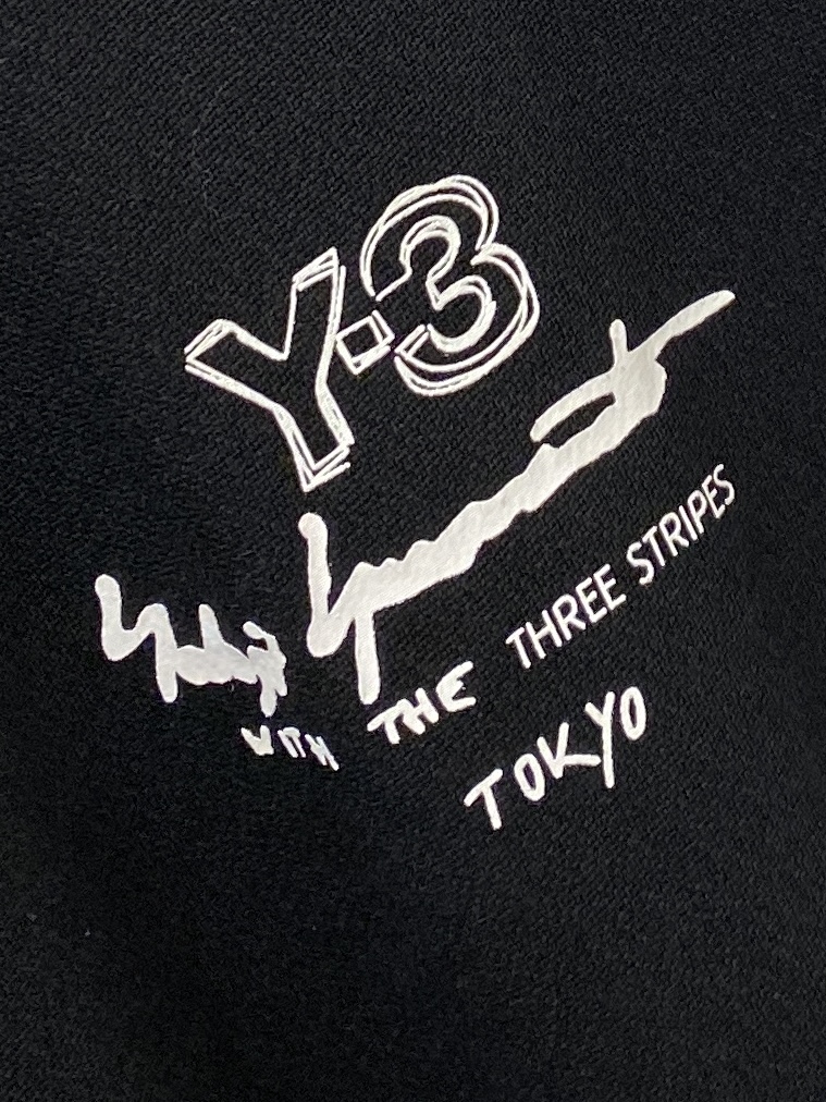 Y-3、2026新品短袖T恤，帅气时尚，胸前顶级印花字母logo，简约百搭款。面料棉 不仅挺括，保持潮流