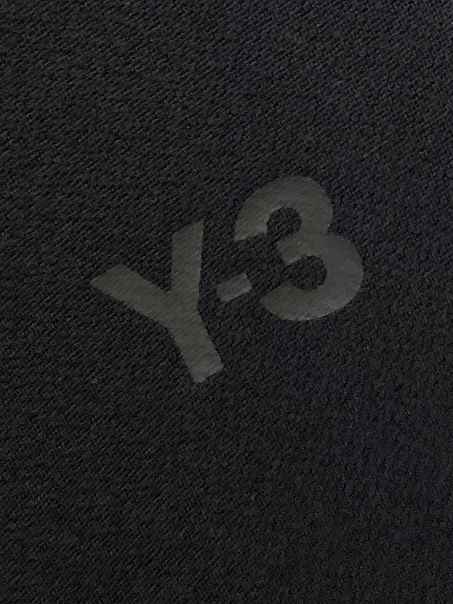Y-3、2026新品短袖T恤，帅气时尚，胸前顶级印花字母logo，简约百搭款。面料棉 不仅挺括，保持潮流