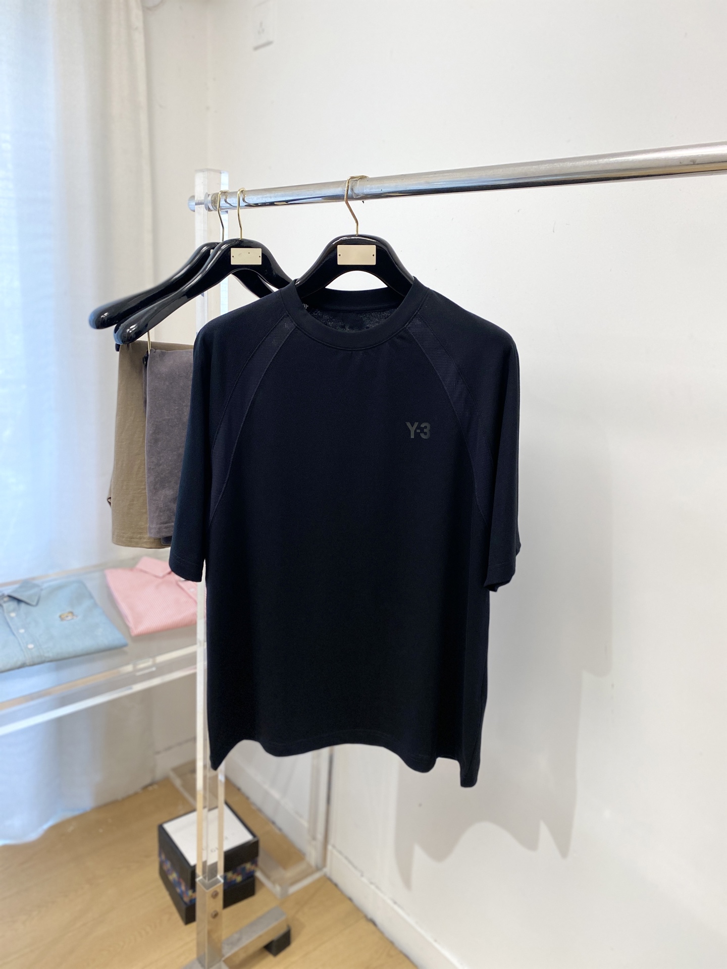 Y-3、2026新品短袖T恤，帅气时尚，胸前顶级印花字母logo，简约百搭款。面料棉 不仅挺括，保持潮流