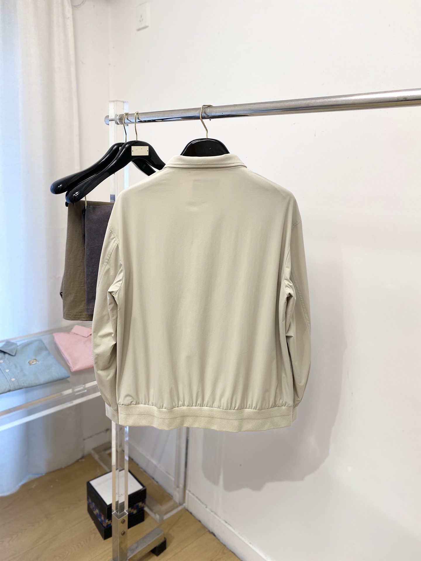 Loro piana、2026新品夹克外套，时尚帅气，简约百搭款，胸前精致刺绣字母logo，定制原版面料