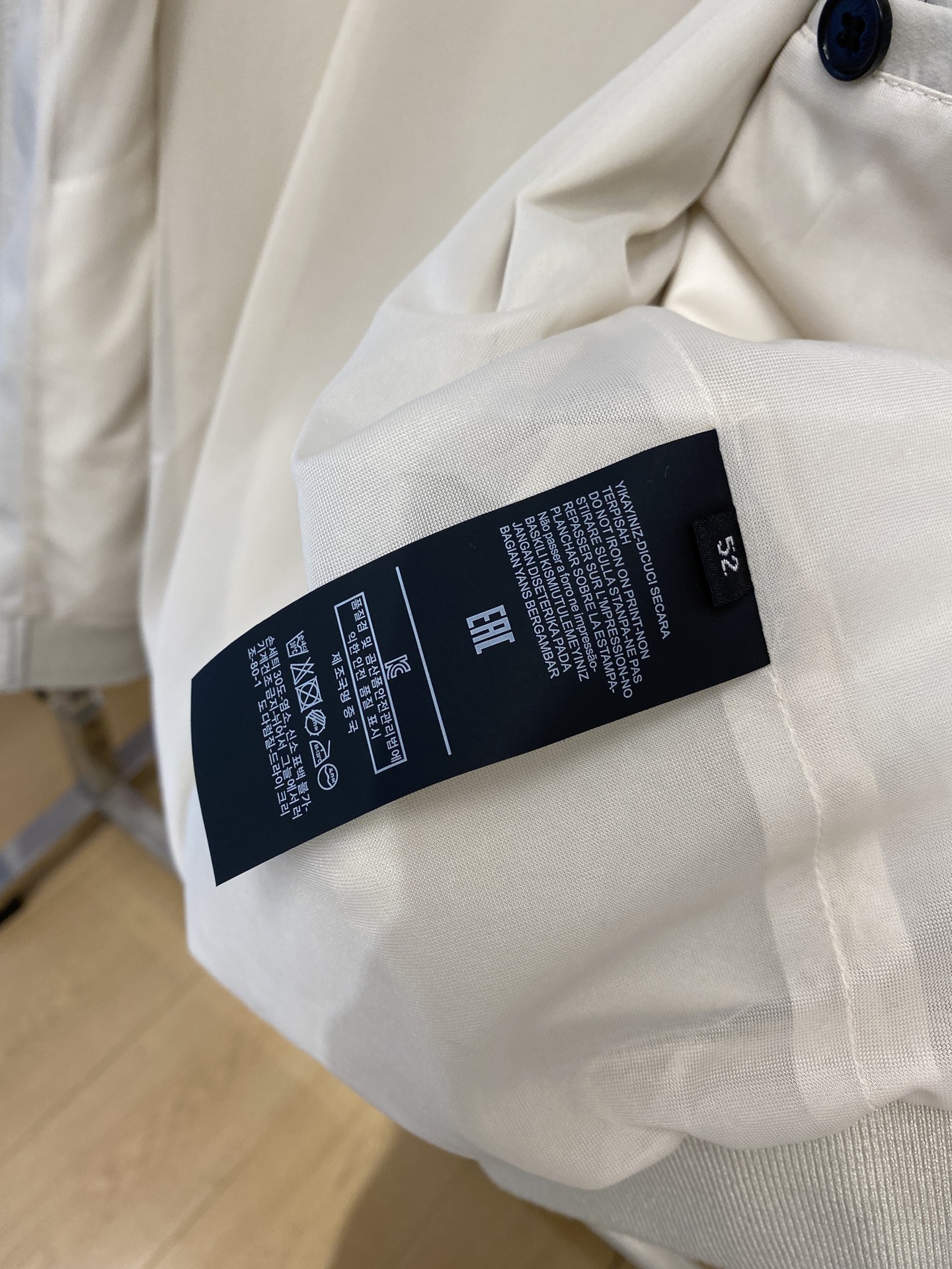 Loro piana、2026新品夹克外套，时尚帅气，简约百搭款，胸前精致刺绣字母logo，定制原版面料