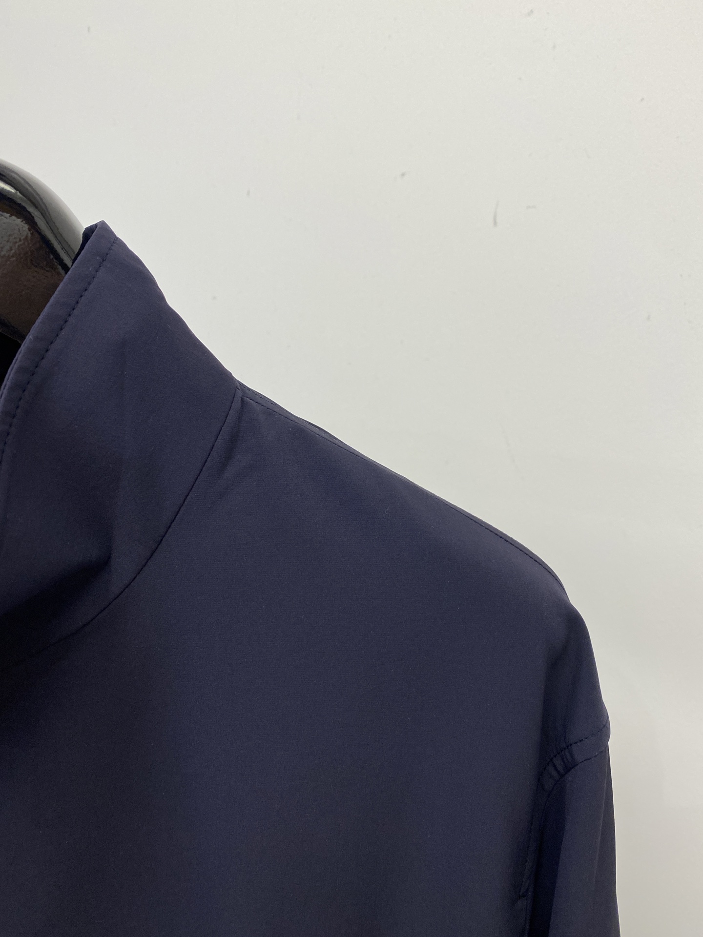 Loro piana、2026新品夹克外套，时尚帅气，简约百搭款，胸前精致刺绣字母logo，定制原版面料