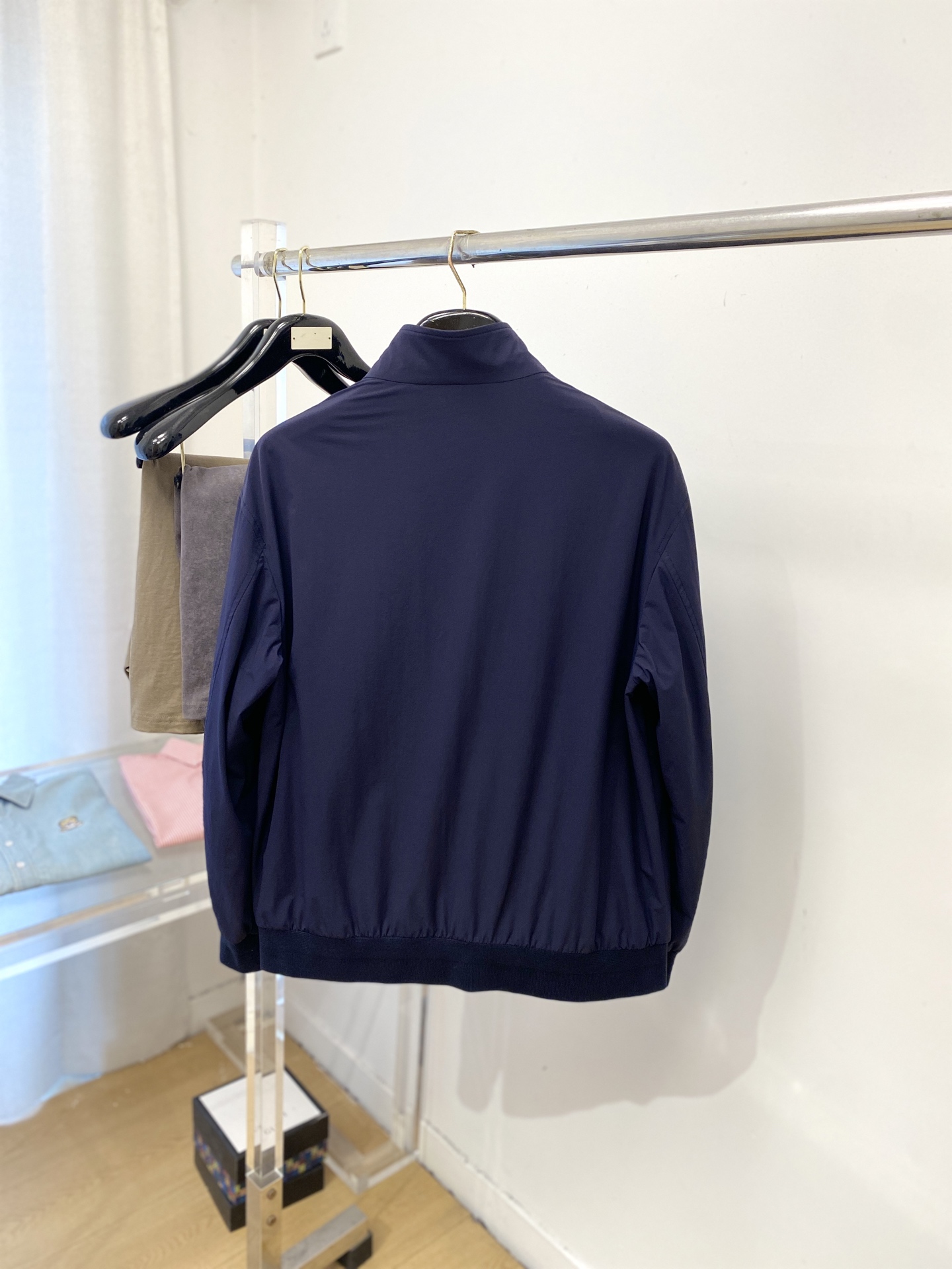 Loro piana、2026新品夹克外套，时尚帅气，简约百搭款，胸前精致刺绣字母logo，定制原版面料