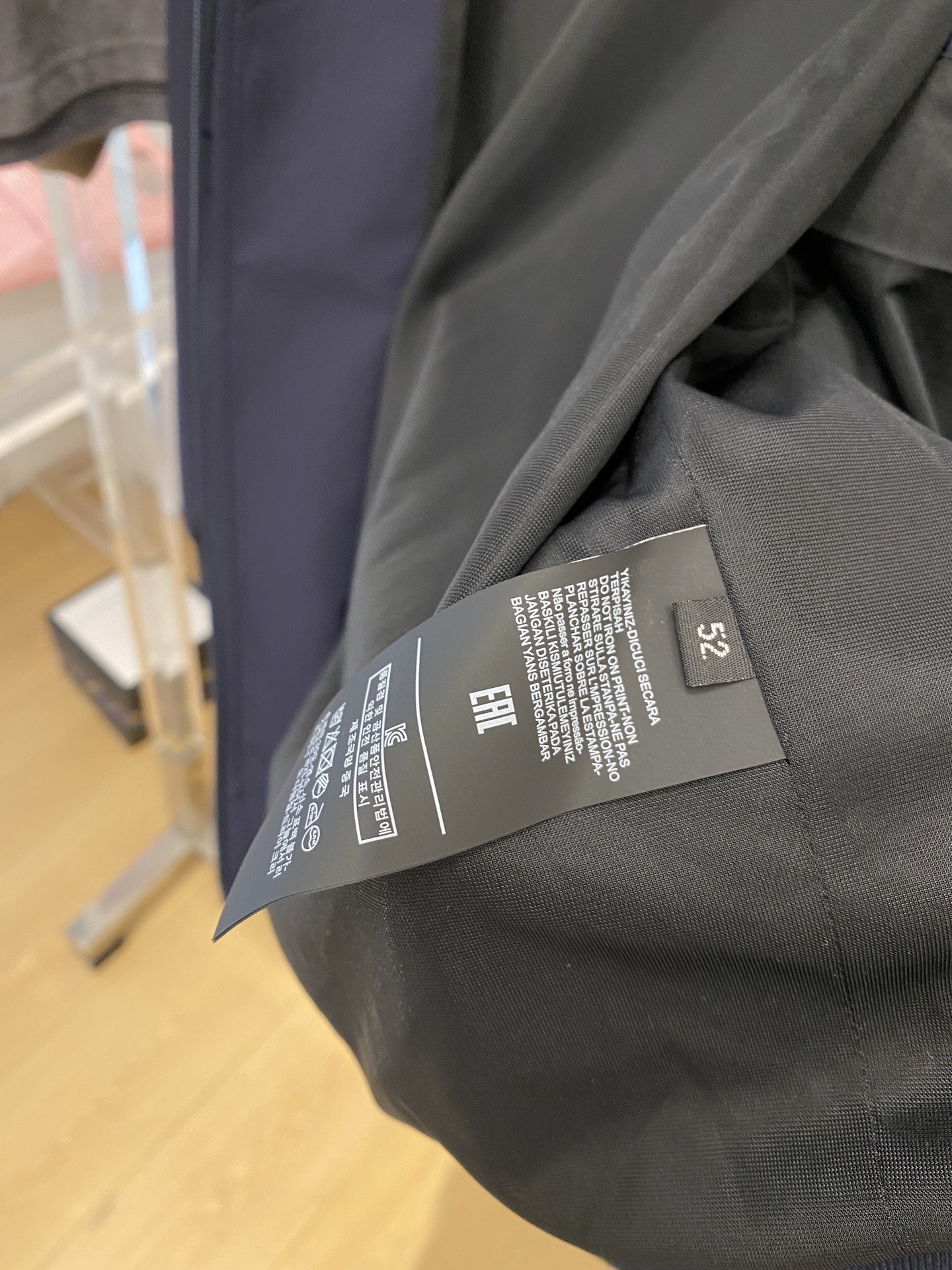 Loro piana、2026新品夹克外套，时尚帅气，简约百搭款，胸前精致刺绣字母logo，定制原版面料