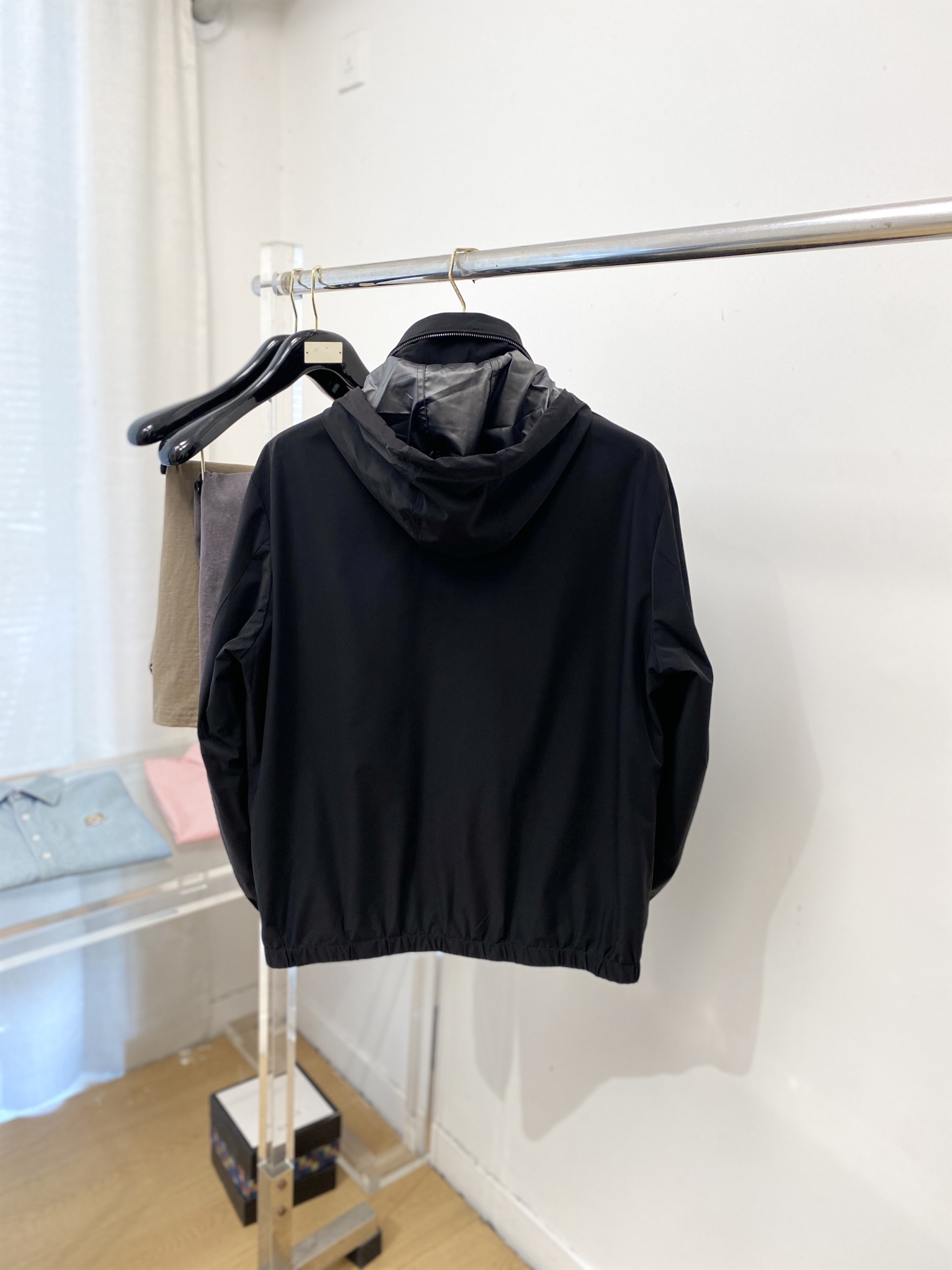 Loro piana、2026新品夹克外套，时尚帅气，简约百搭款，胸前精致刺绣图案字母logo，定制原版