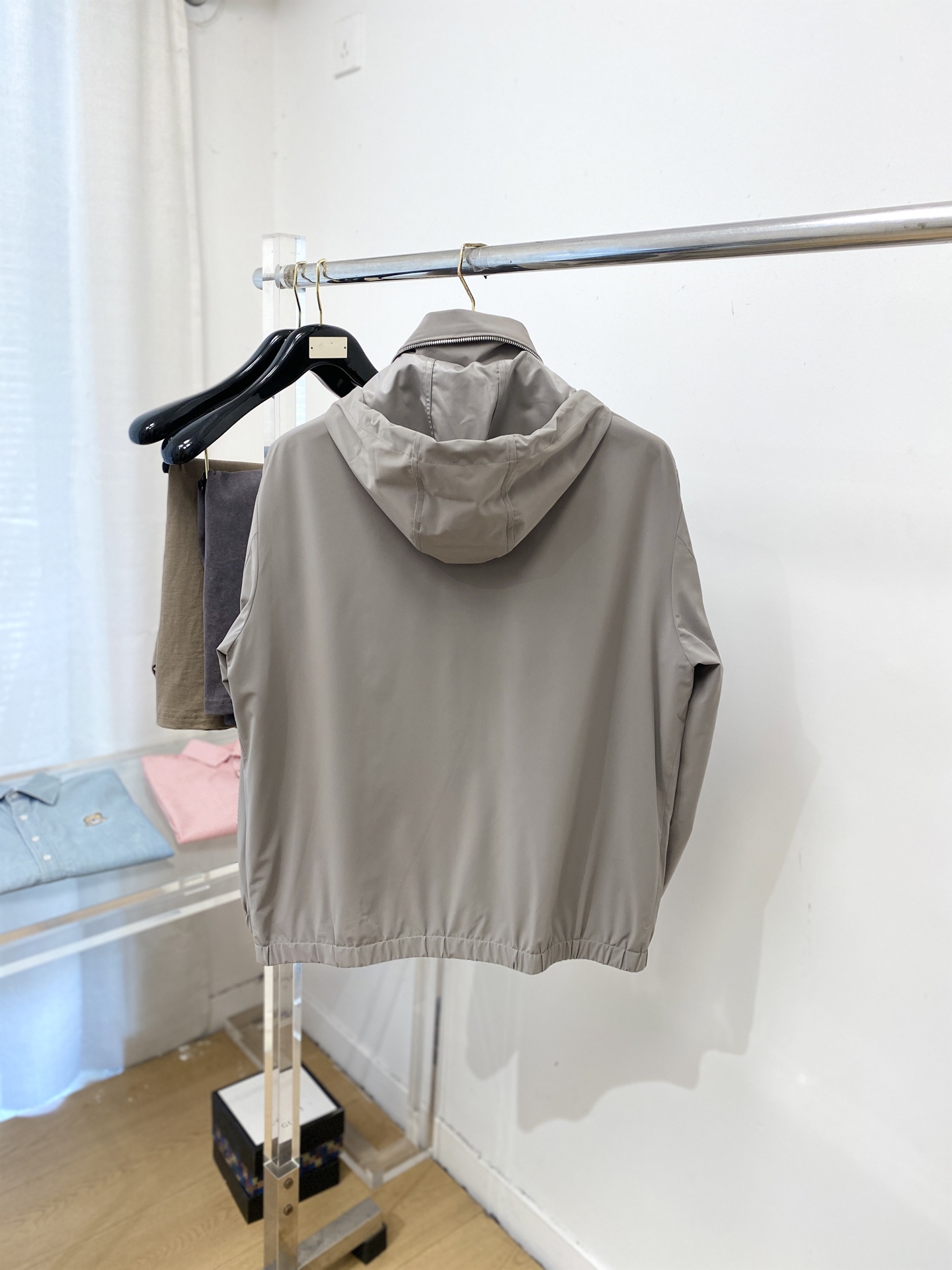 Loro piana、2026新品夹克外套，时尚帅气，简约百搭款，胸前精致刺绣图案字母logo，定制原版