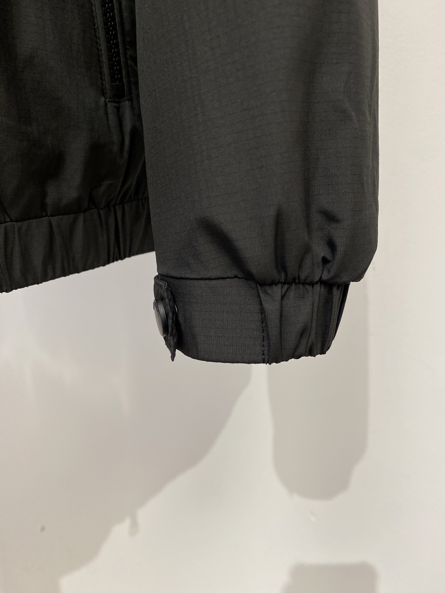 巴宝莉、2026新品夹克外套，时尚帅气，简约百搭款，胸前精致刺绣图案logo，定制原版面料，不仅挺括，保