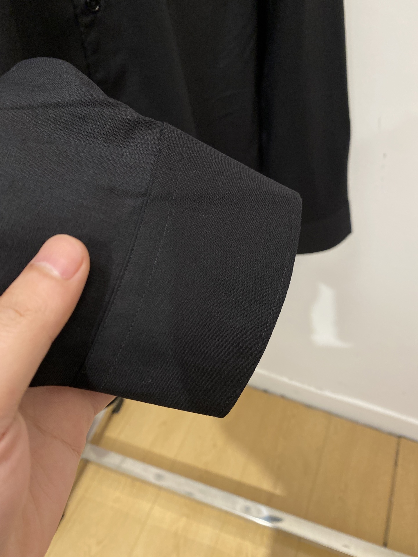 Loro piana、2026新品衬衫，时尚帅气，简约百搭款，定制原版面料，不仅挺括，保持潮流的廓形，又