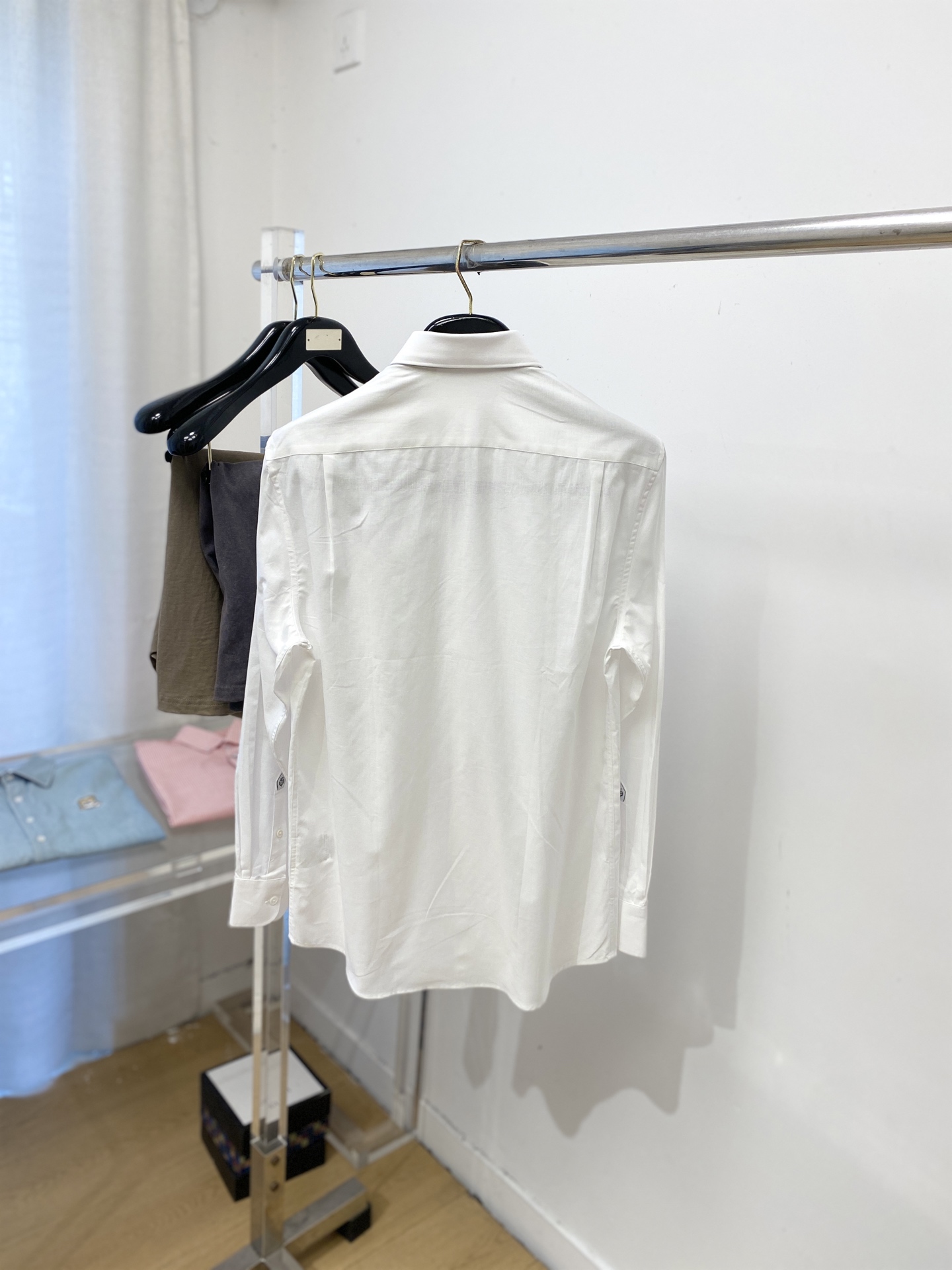 Loro piana、2026新品衬衫，时尚帅气，简约百搭款，定制原版面料，不仅挺括，保持潮流的廓形，又