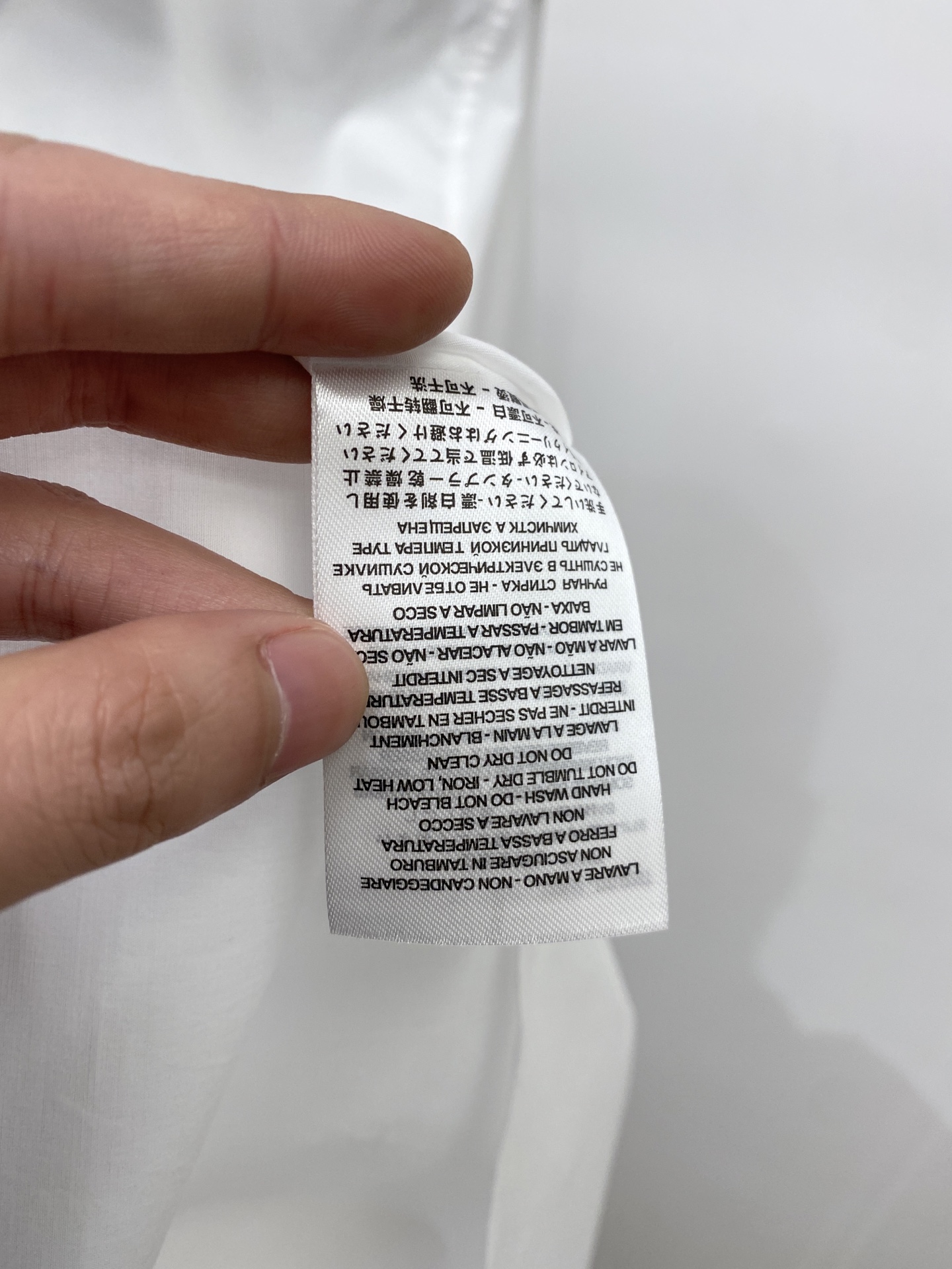 巴宝莉、2026新品衬衫，时尚帅气，简约百搭款，定制原版面料，不仅挺括，保持潮流的廓形，又穿着舒适，纱织