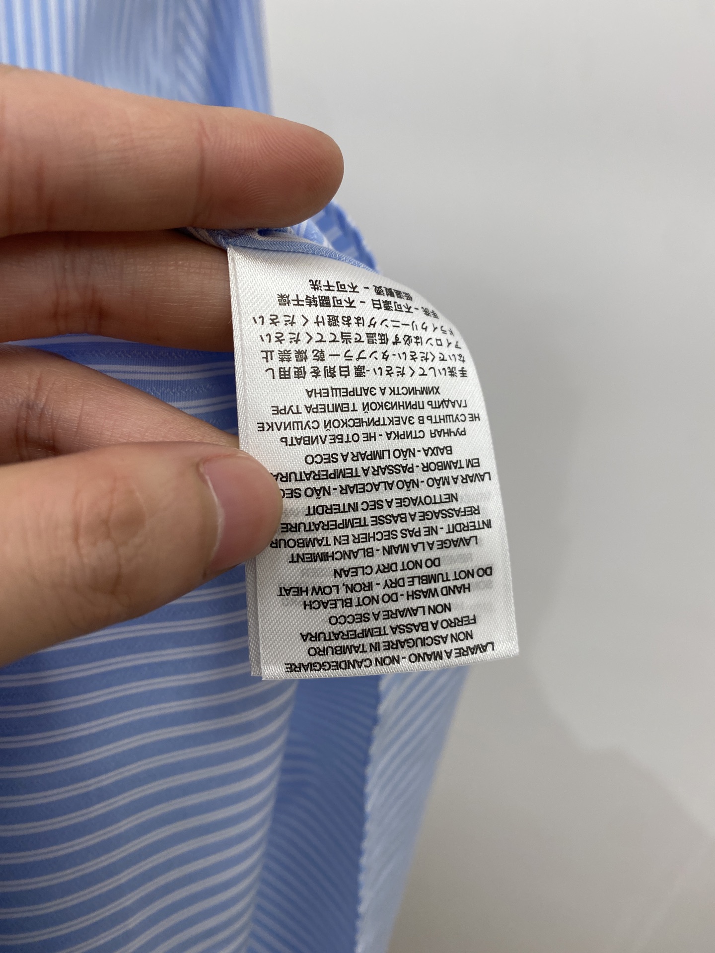 迪奥、2026新品衬衫，时尚帅气，简约百搭款，定制原版面料，不仅挺括，保持潮流的廓形，又穿着舒适，纱织更