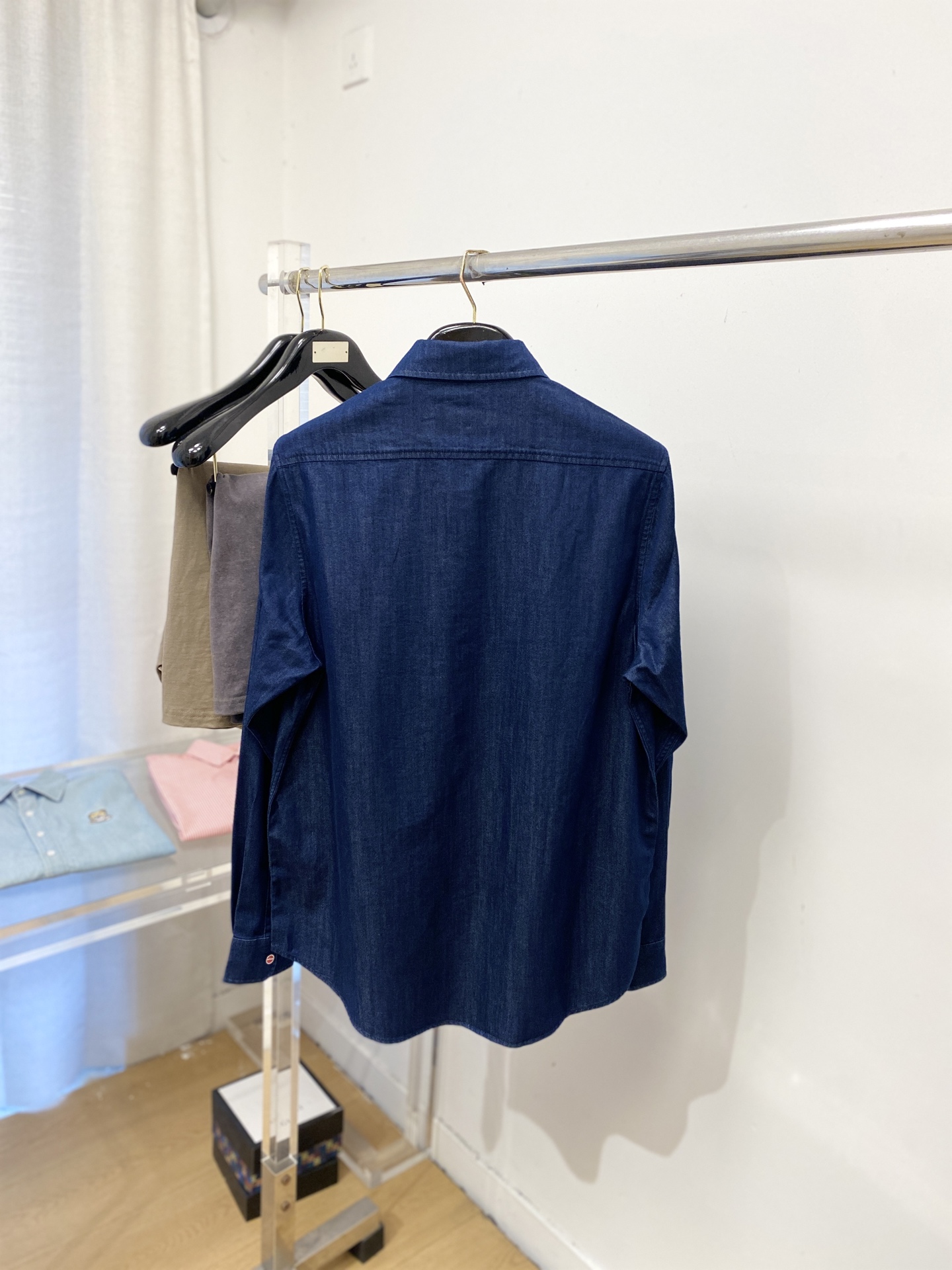 Kiton、2026新品牛仔衬衫外套，时尚帅气，简约百搭款，定制原版面料，不仅挺括，保持潮流的廓形，又穿