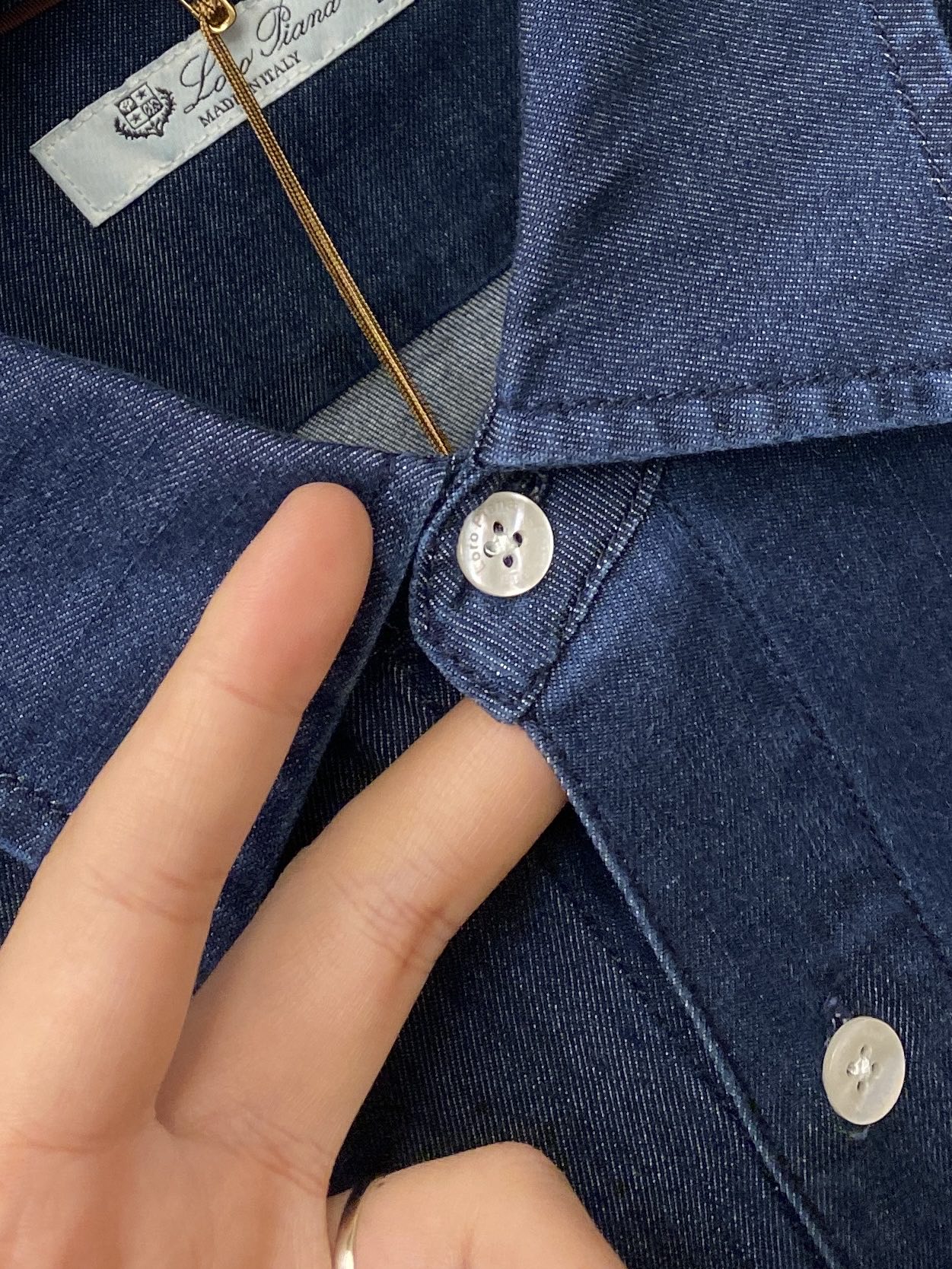 Loro piana、2026新品牛仔衬衫外套，时尚帅气，简约百搭款，定制原版面料，不仅挺括，保持潮流的