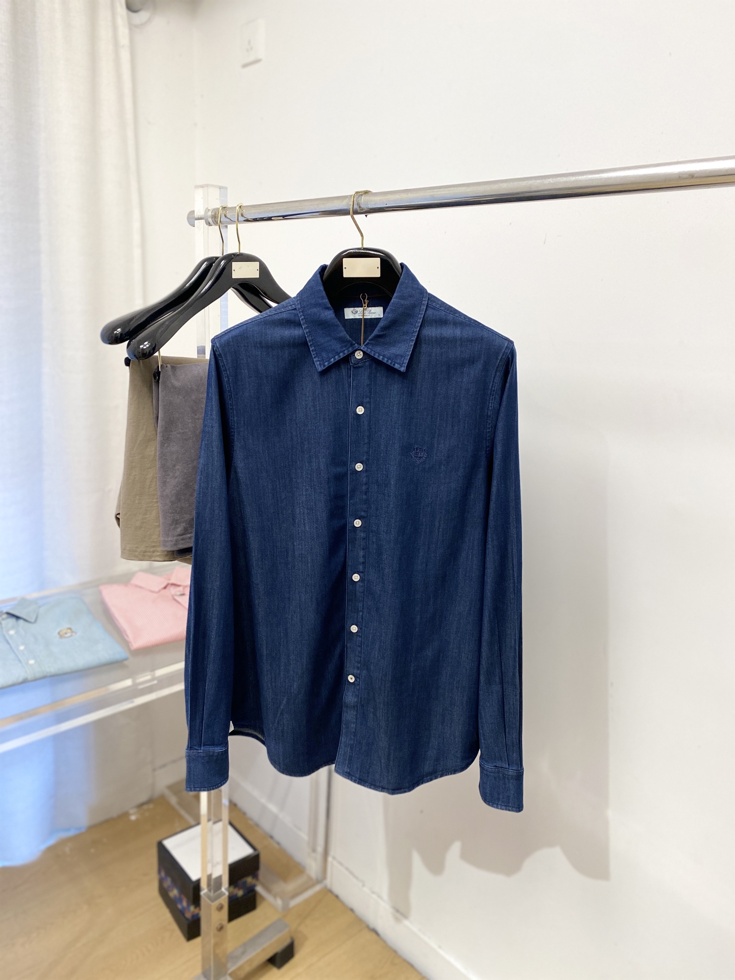 Loro piana、2026新品牛仔衬衫外套，时尚帅气，简约百搭款，定制原版面料，不仅挺括，保持潮流的