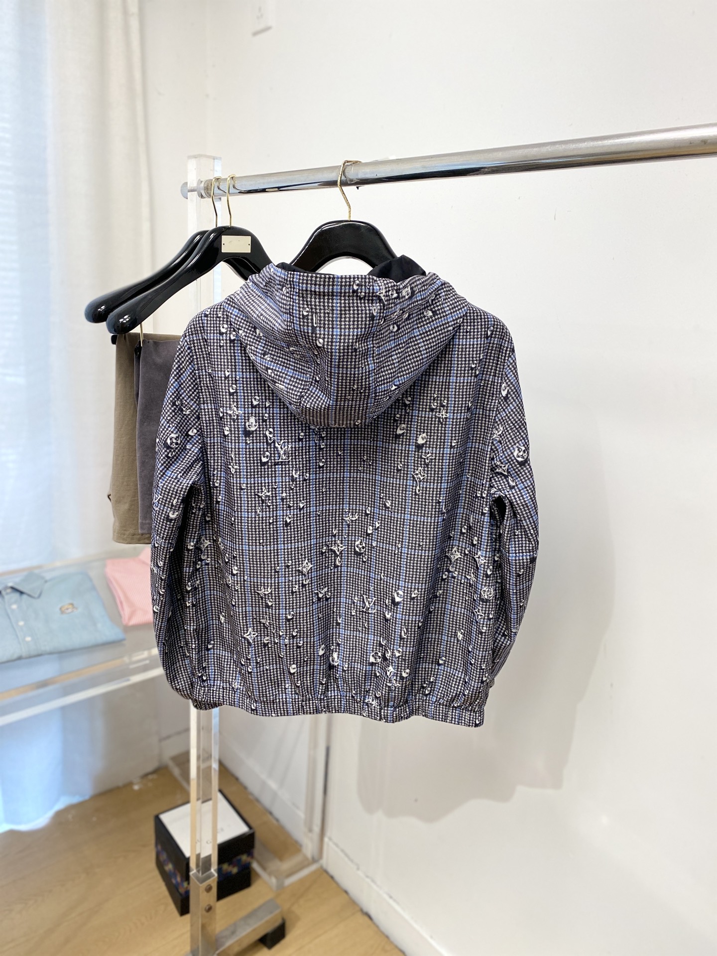 路易威登、2026新品双面穿夹克外套，时尚帅气，简约百搭款，原版五金辅料logo，定制原版面料，不仅挺括