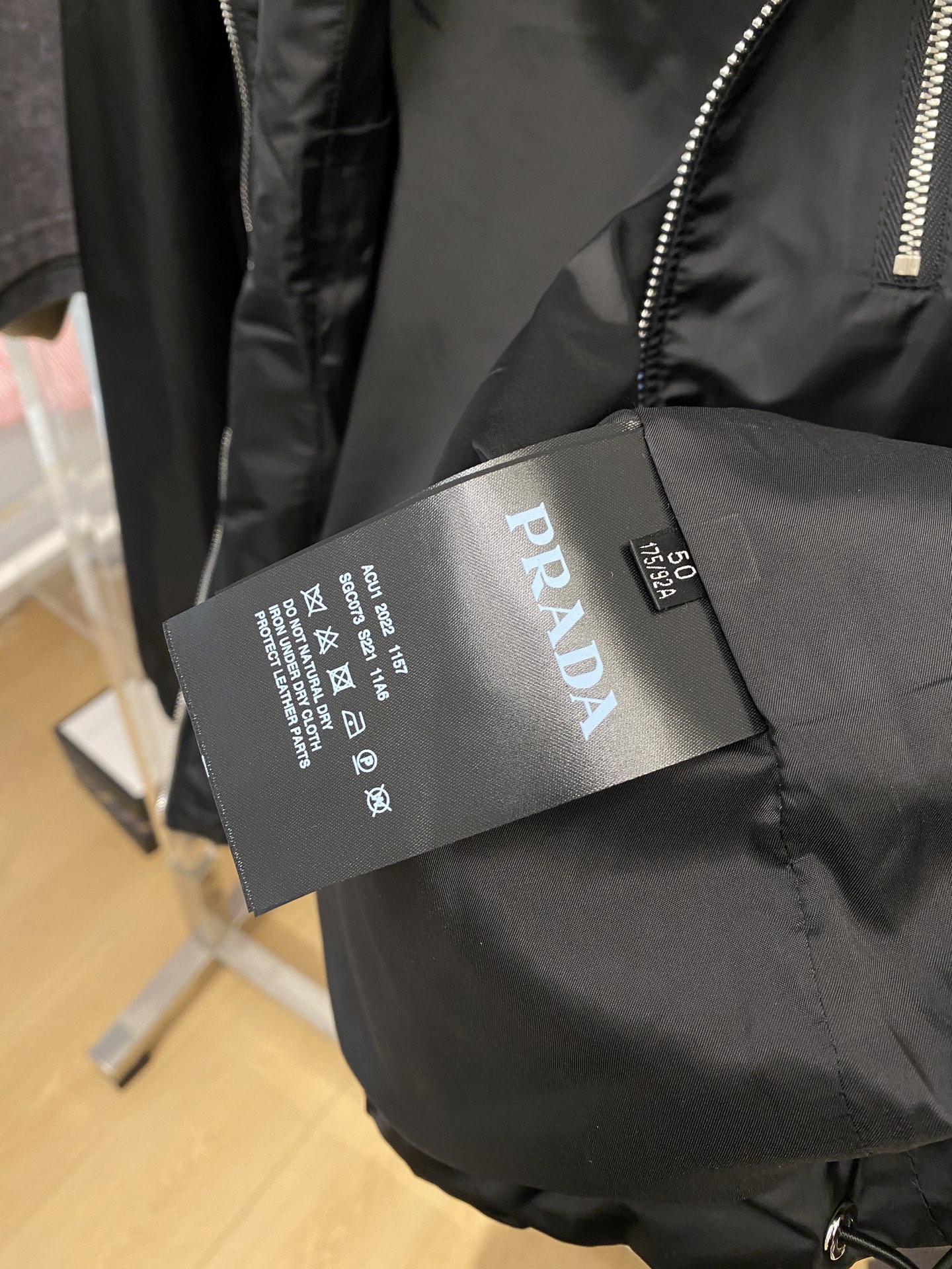 普拉达、2026新品夹克外套，时尚帅气，简约百搭款，胸前顶级印胶字母logo，定制原版面料，不仅挺括，保