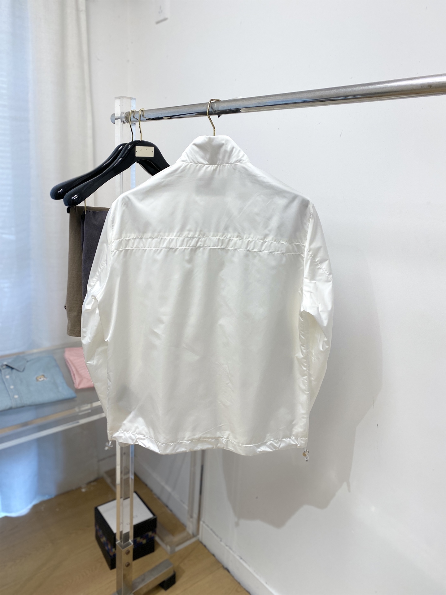 普拉达、2026新品夹克外套，时尚帅气，简约百搭款，胸前顶级印胶字母logo，定制原版面料，不仅挺括，保