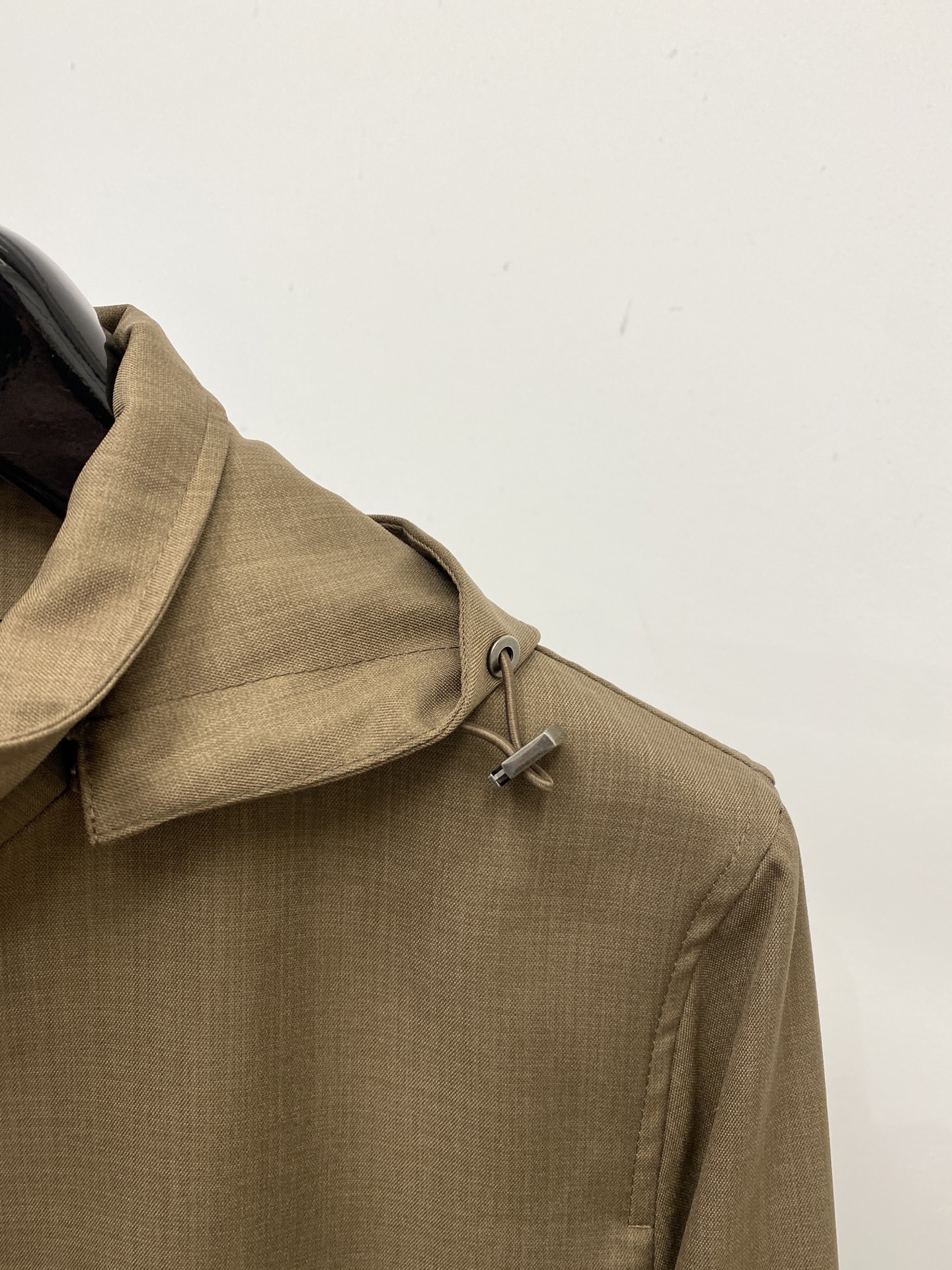 Loro piana、2026新品夹克外套，时尚帅气，简约百搭款，胸前精致刺绣字母logo，定制原版面料