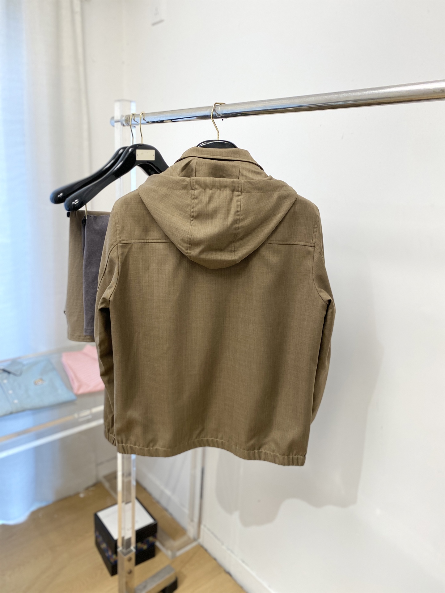 Loro piana、2026新品夹克外套，时尚帅气，简约百搭款，胸前精致刺绣字母logo，定制原版面料