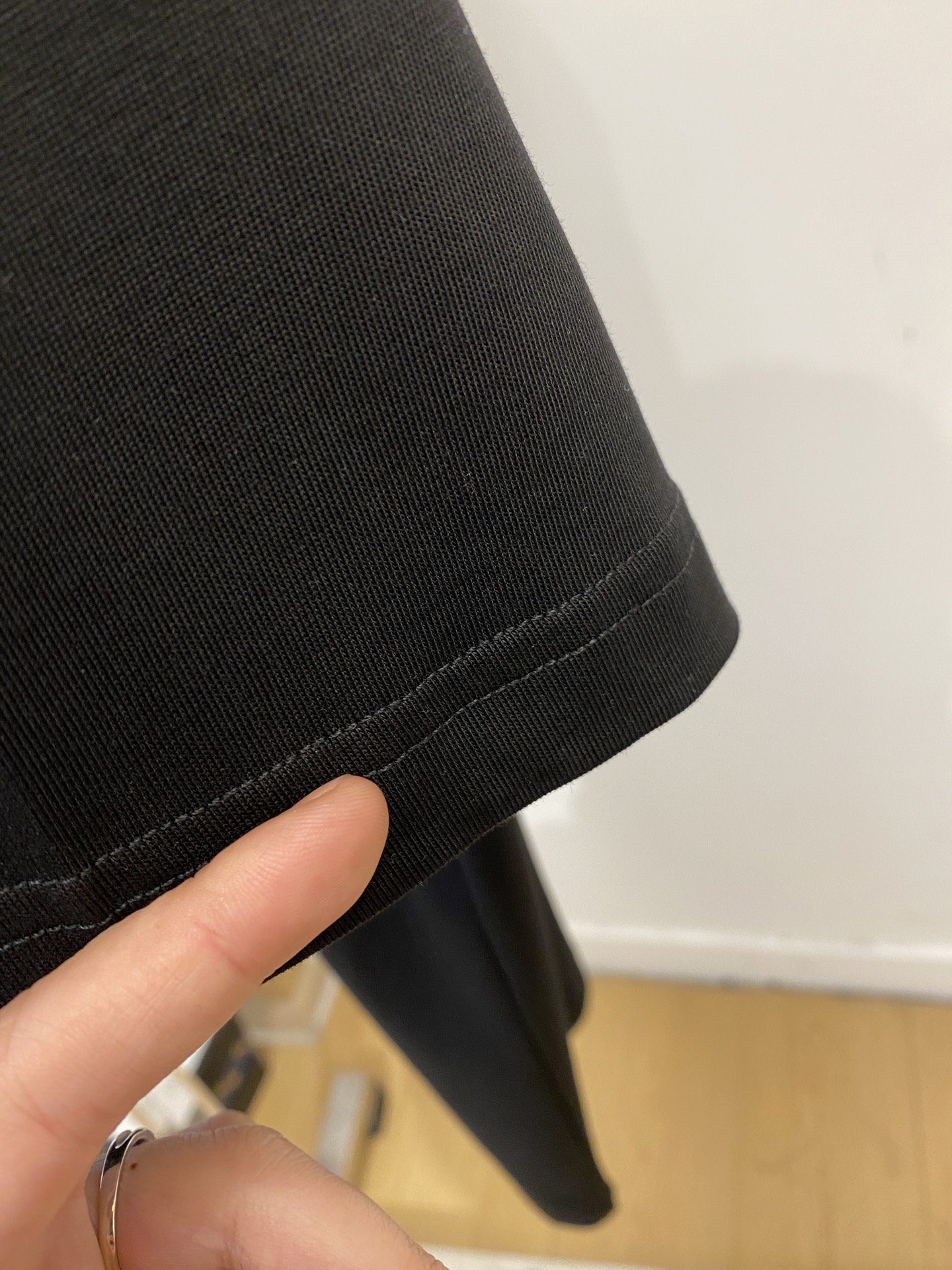 罗意威、2026新品短袖T恤，帅气时尚，胸前精致刺绣图案logo，简约百搭款。面料棉 不仅挺括，保持潮流