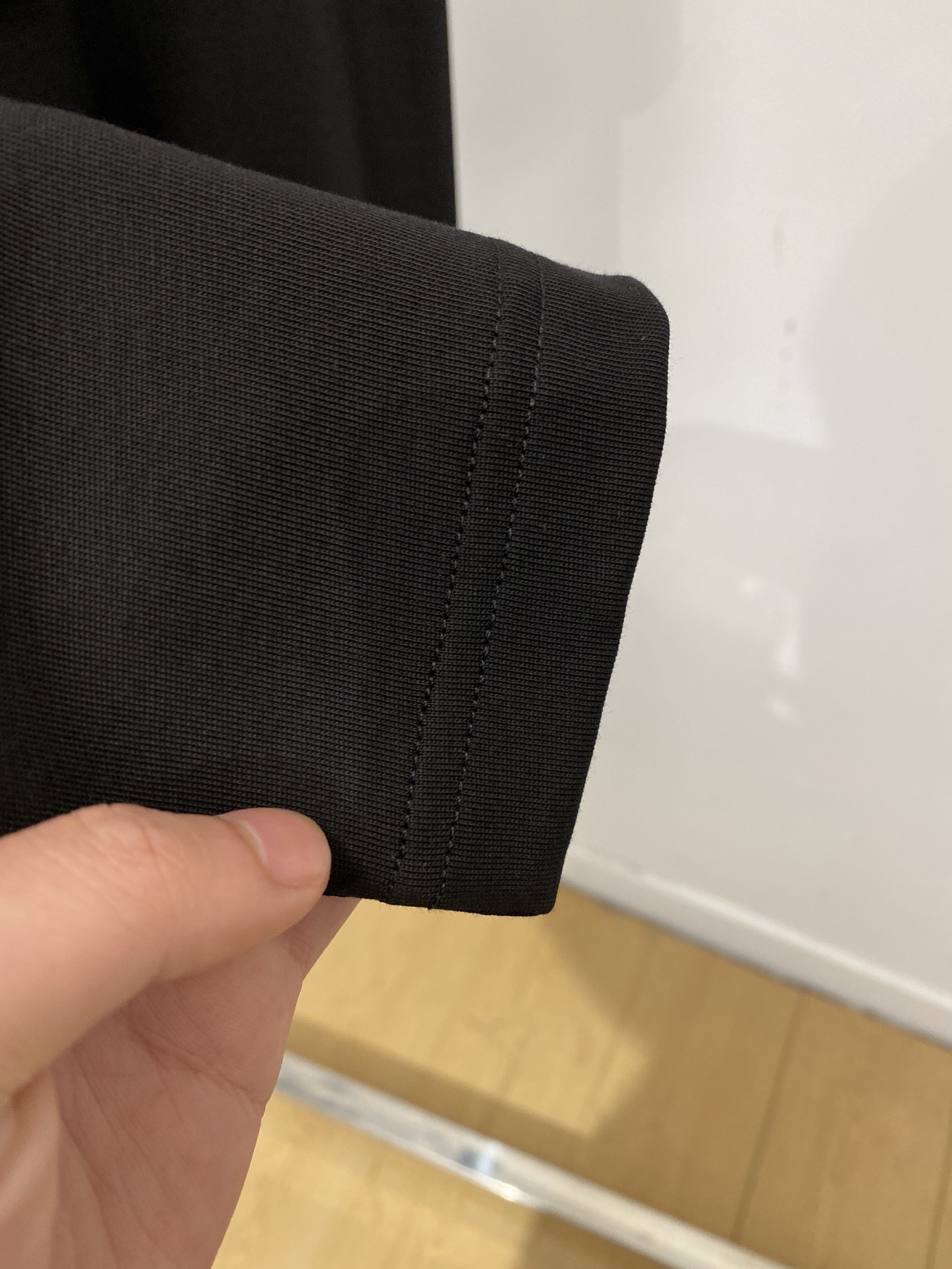 罗意威、2026新品短袖T恤，帅气时尚，胸前精致刺绣图案logo，简约百搭款。面料棉 不仅挺括，保持潮流