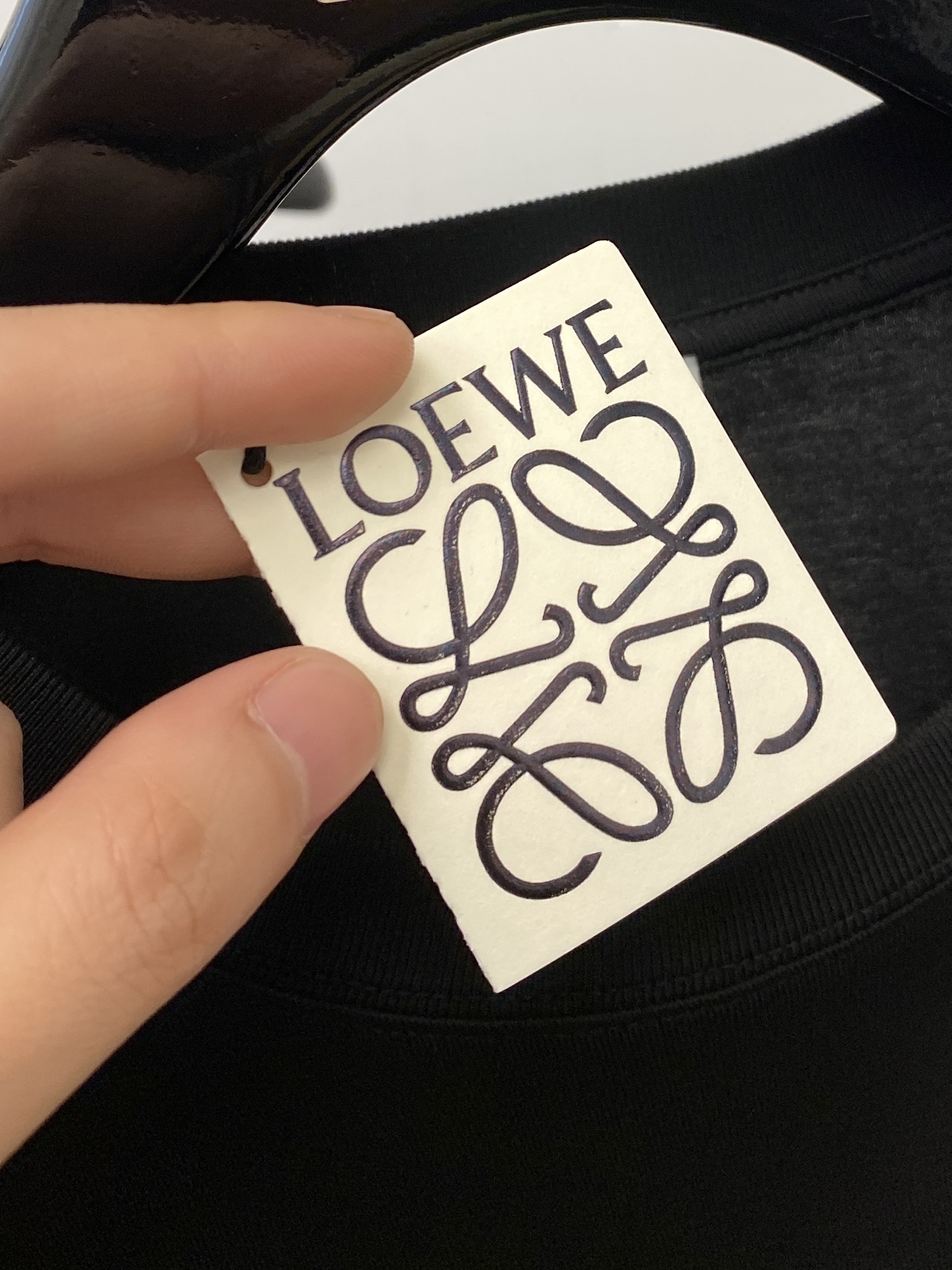 罗意威、2026新品短袖T恤，帅气时尚，胸前精致刺绣字母图案logo，简约百搭款。面料棉 不仅挺括，保持