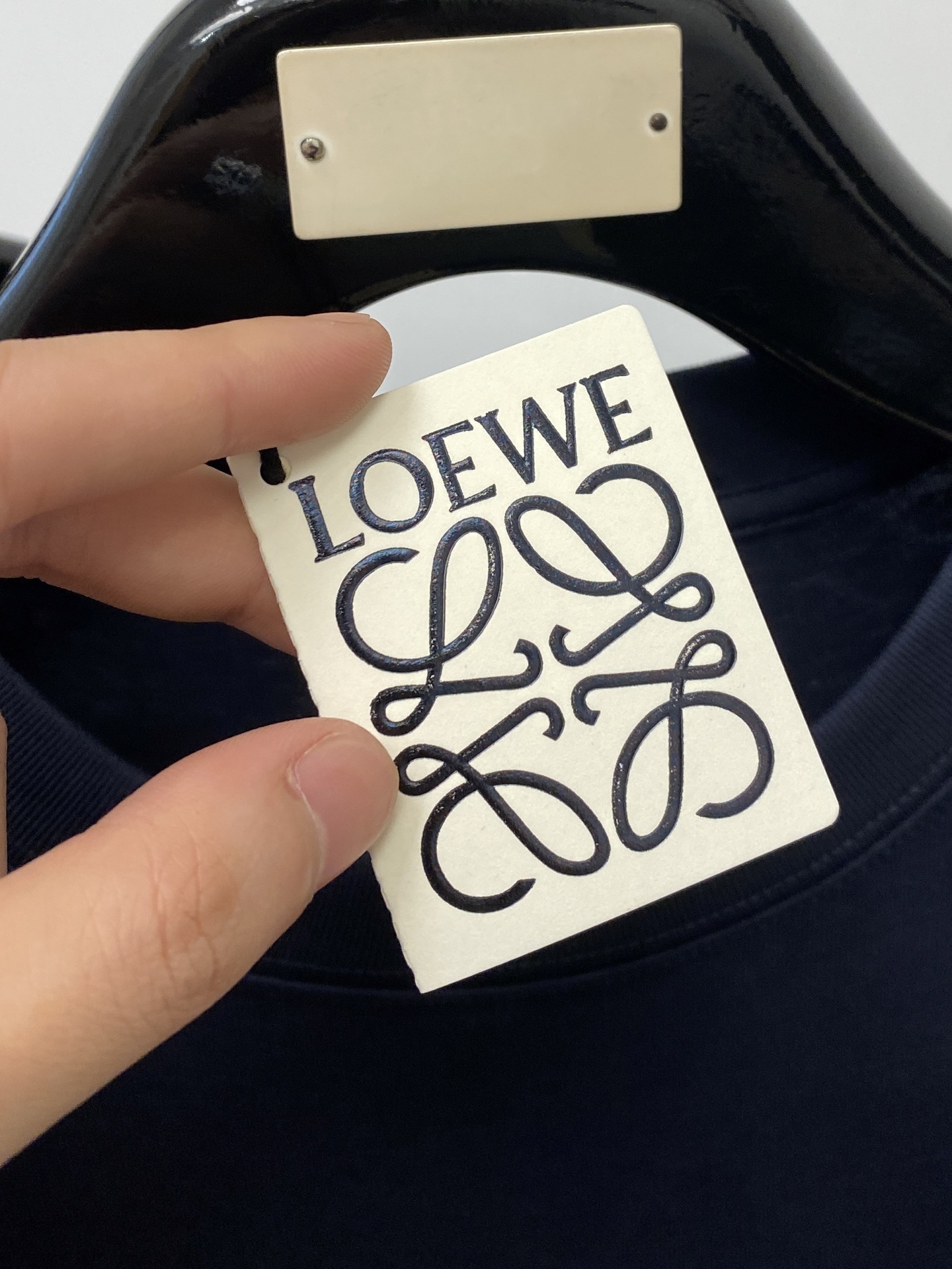 罗意威、2026新品短袖T恤，帅气时尚，胸前精致刺绣字母图案logo，简约百搭款。面料棉 不仅挺括，保持