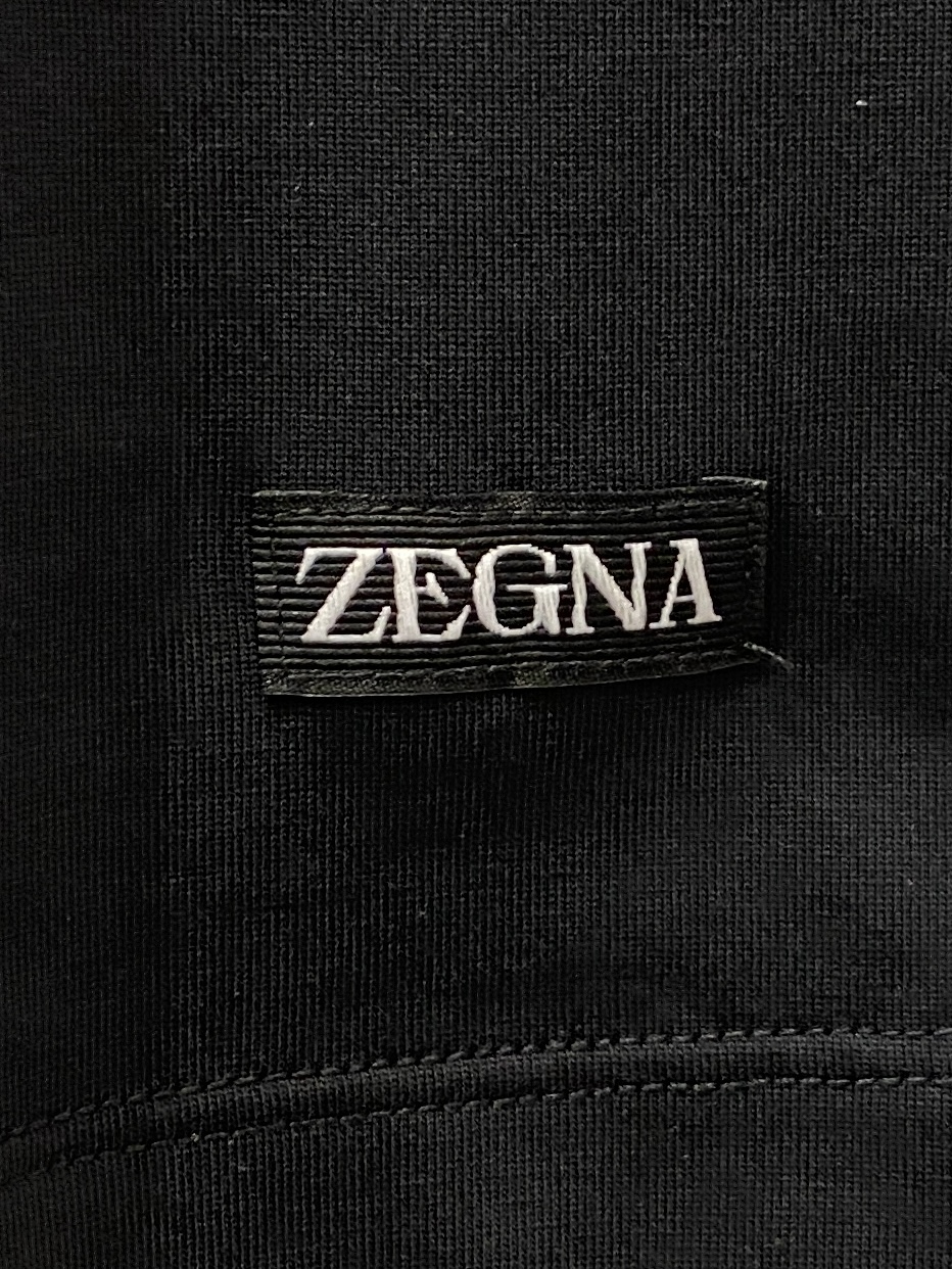 杰尼亚、2026新品短袖T恤，帅气时尚，衣下精致刺绣字母logo，简约百搭款。面料棉 不仅挺括，保持潮流