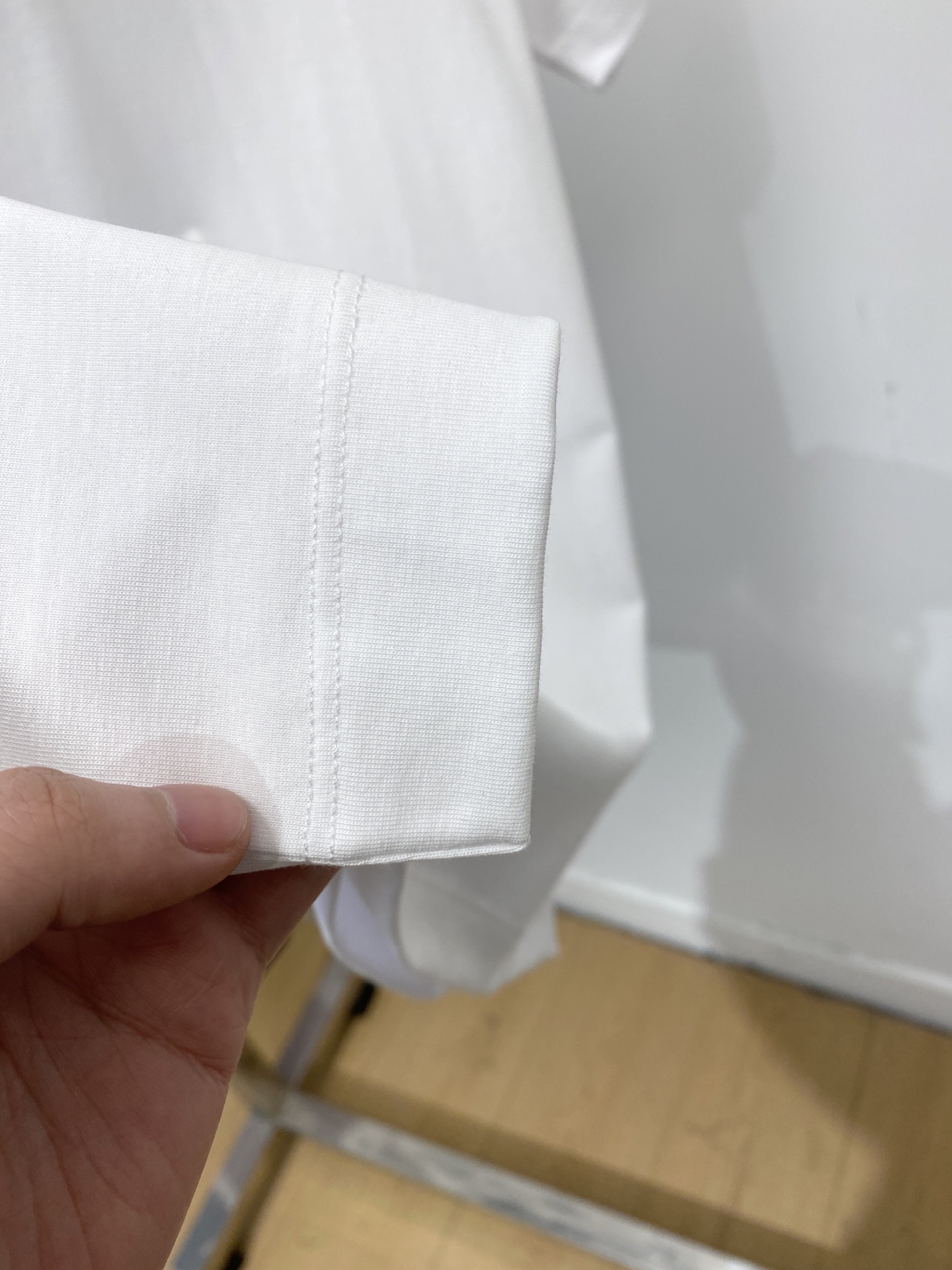 杰尼亚、2026新品短袖T恤，帅气时尚，胸前精致刺绣字母logo，简约百搭款。面料棉 不仅挺括，保持潮流