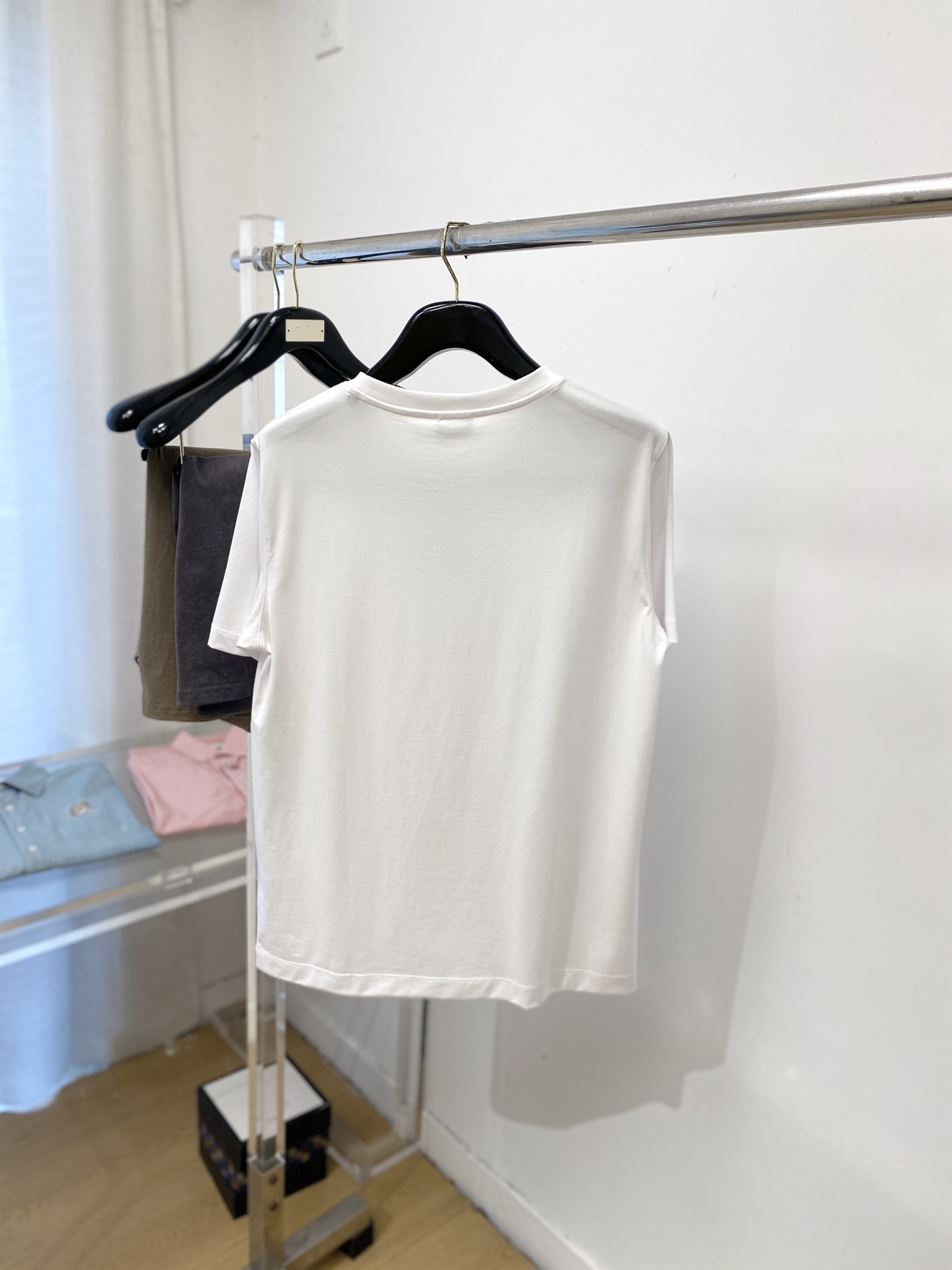 杰尼亚、2026新品短袖T恤，帅气时尚，胸前精致刺绣字母logo，简约百搭款。面料棉 不仅挺括，保持潮流