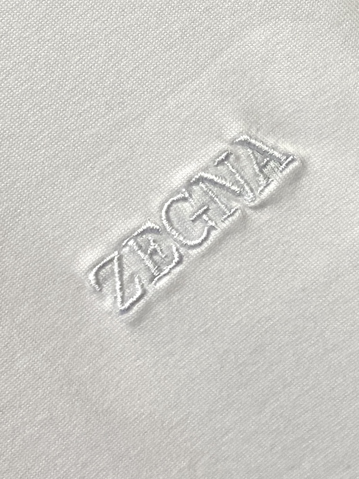 杰尼亚、2026新品短袖T恤，帅气时尚，胸前精致刺绣字母logo，简约百搭款。面料棉 不仅挺括，保持潮流