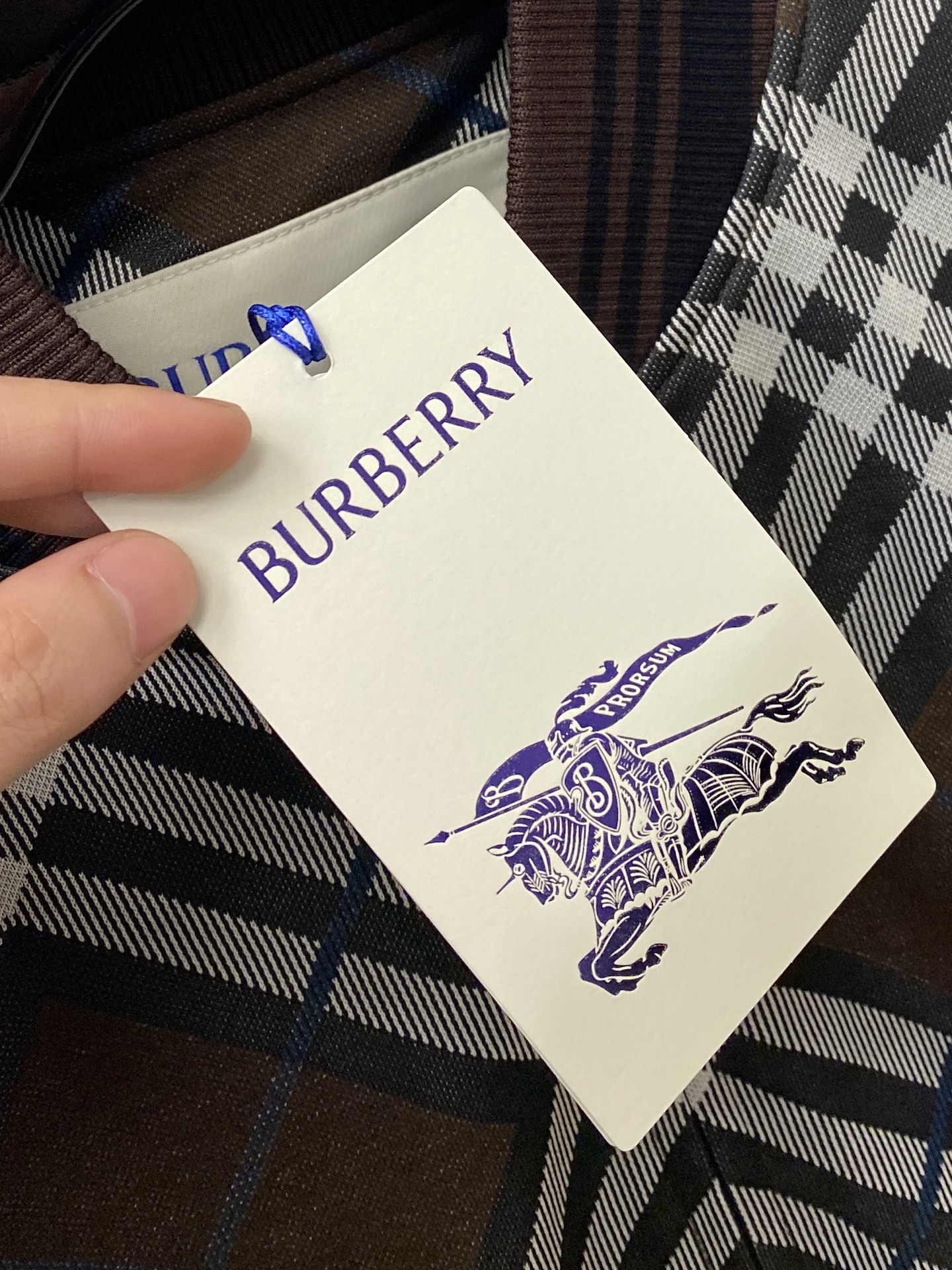 巴宝莉、2026新品夹克外套，时尚帅气，简约百搭款，胸前刺绣装饰图案logo，定制原版面料，不仅挺括，保