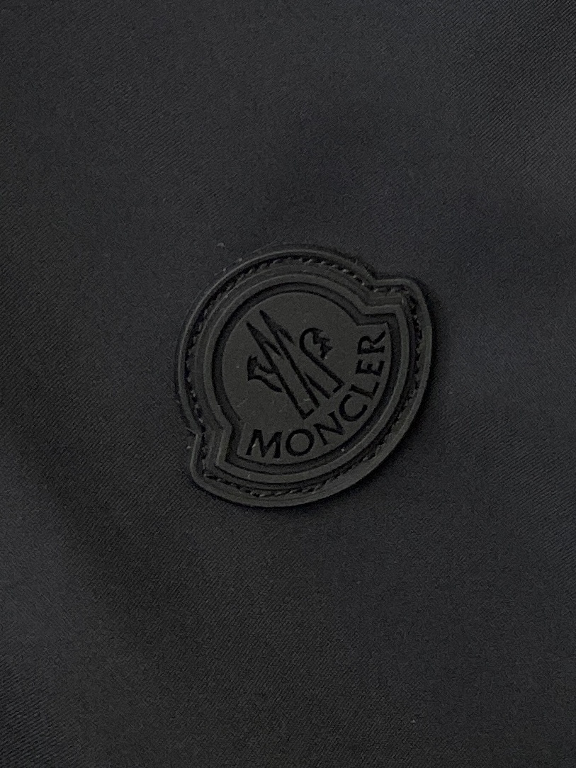 蒙口、2026新品夹克马甲外套，时尚帅气，简约百搭款，胸前刺绣装饰图案logo，定制原版面料，不仅挺括，