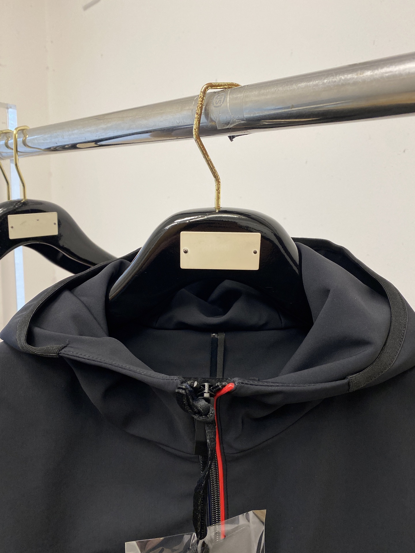 蒙口、2026新品夹克马甲外套，时尚帅气，简约百搭款，胸前刺绣装饰图案logo，定制原版面料，不仅挺括，