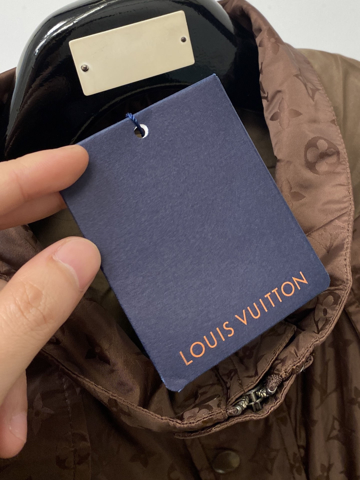 路易威登、2026新品夹克外套，时尚帅气，简约百搭款，袖口刺绣装饰图案字母logo，定制原版面料，不仅挺