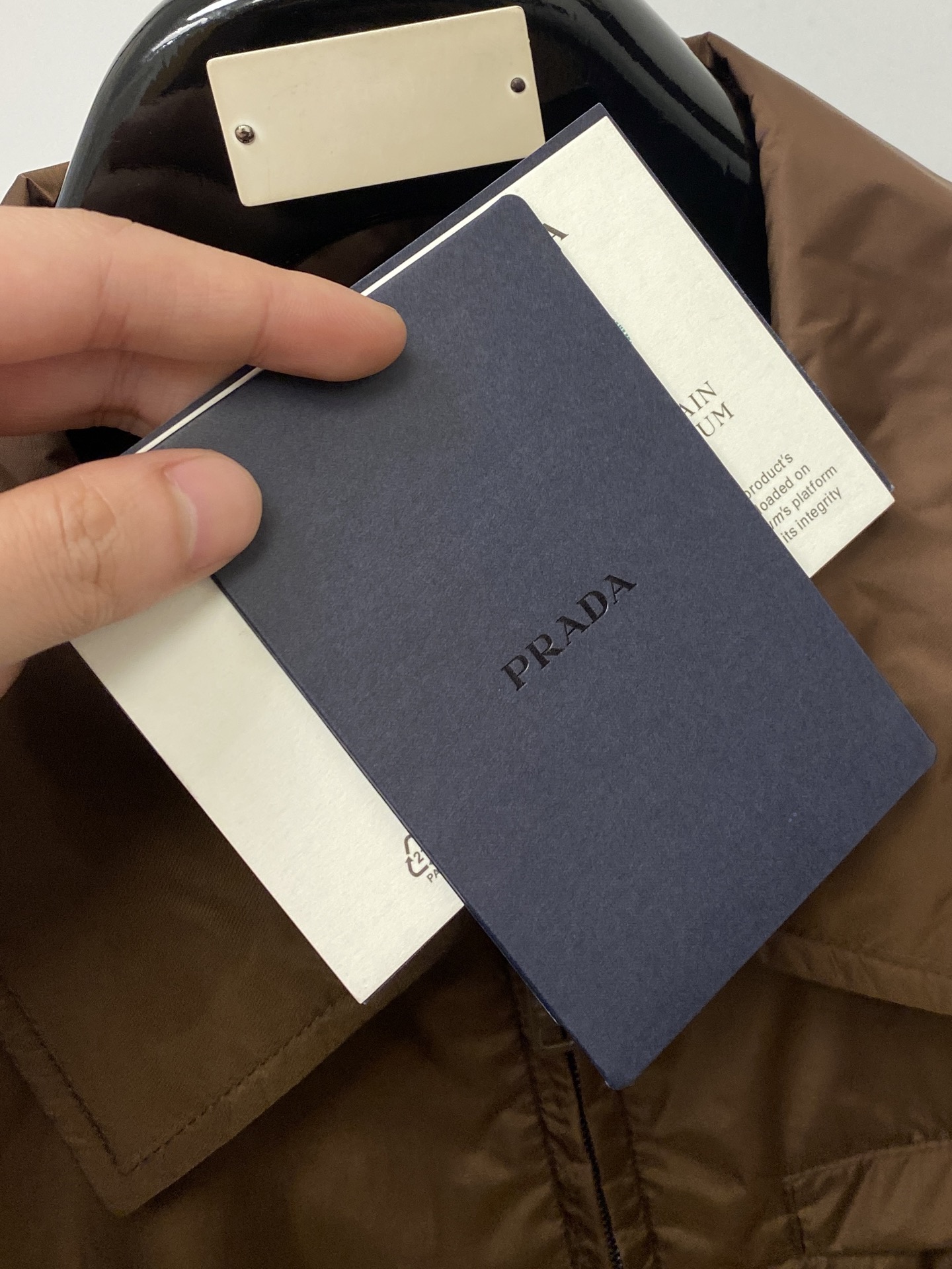 普拉达、2026新品夹克外套，时尚帅气，简约百搭款，原版五金辅料logo，定制原版面料，不仅挺括，保持潮