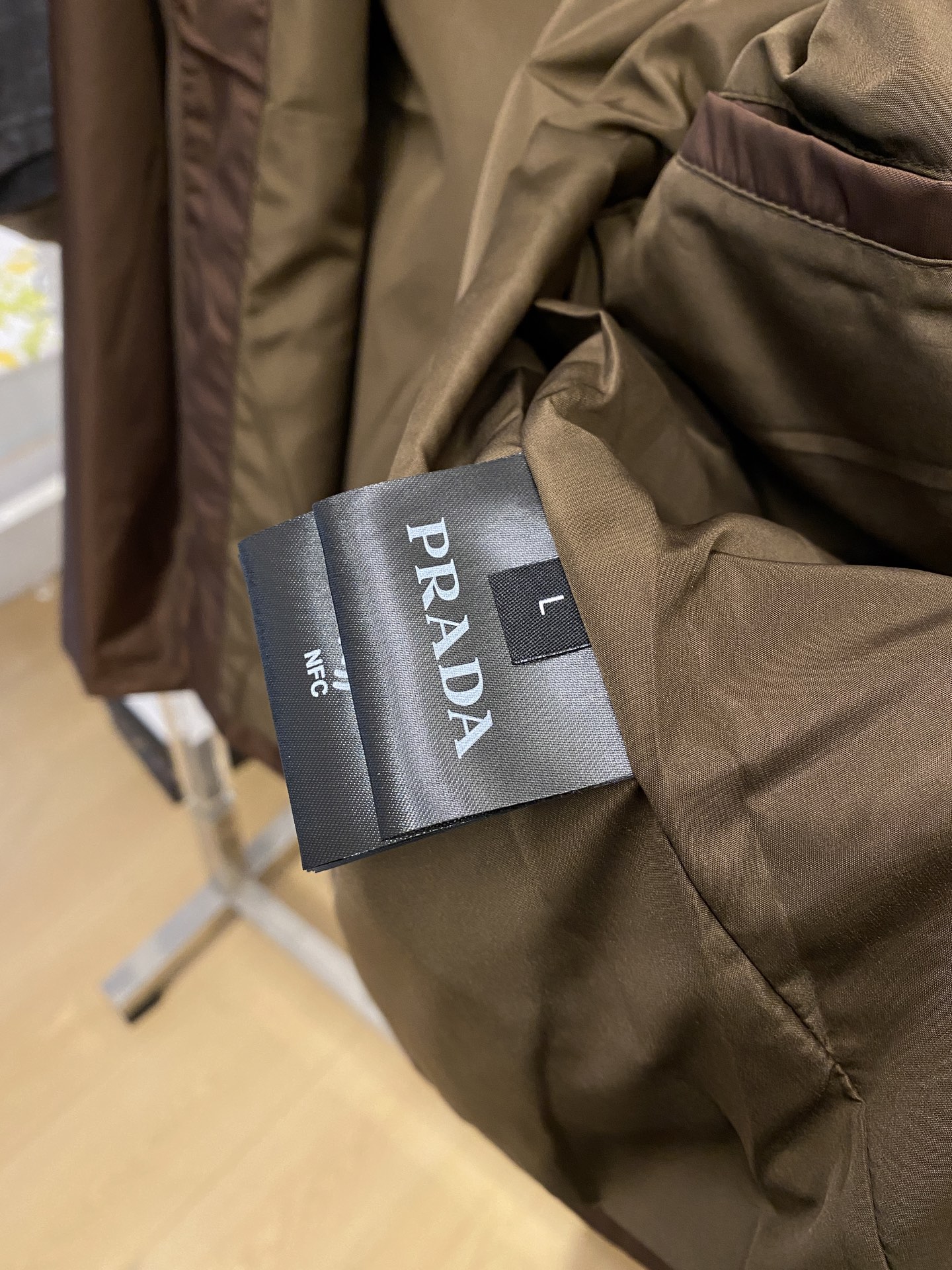 普拉达、2026新品夹克外套，时尚帅气，简约百搭款，原版五金辅料logo，定制原版面料，不仅挺括，保持潮
