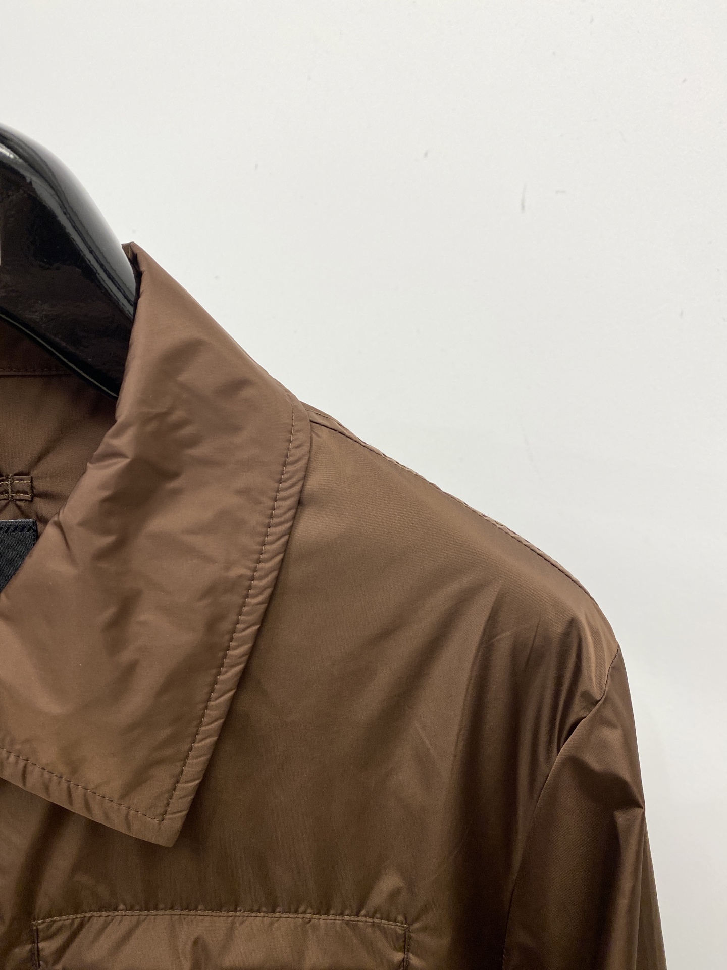 普拉达、2026新品夹克外套，时尚帅气，简约百搭款，原版五金辅料logo，定制原版面料，不仅挺括，保持潮